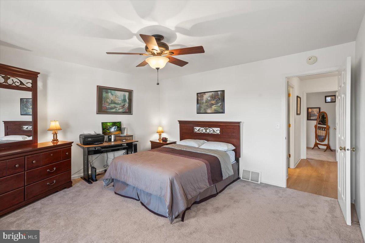 CARLTON SQUARE - Residential