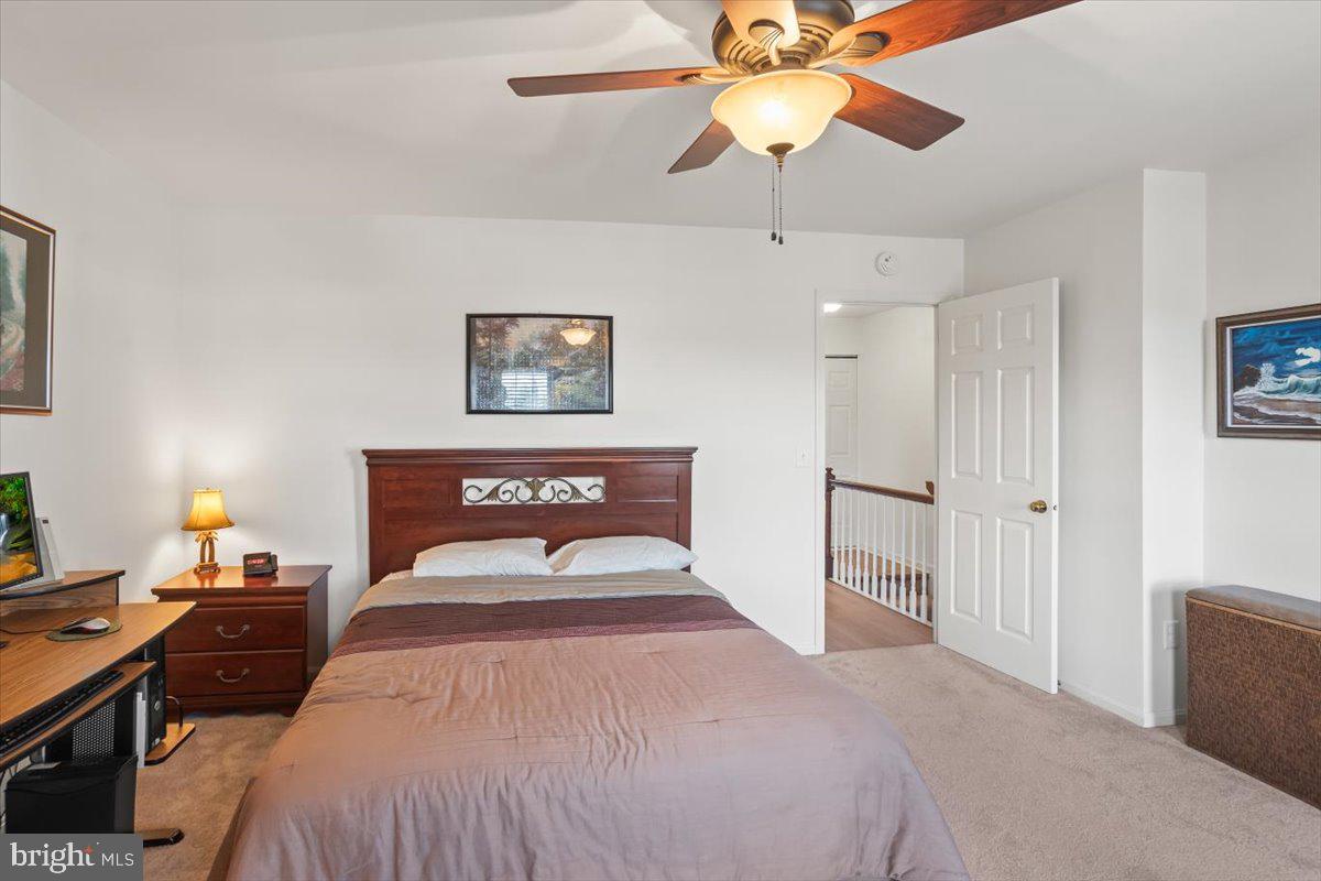 CARLTON SQUARE - Residential