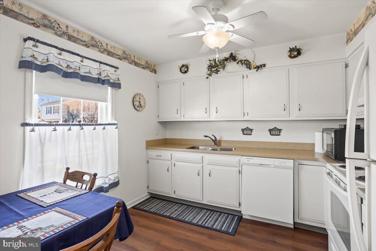 CARLTON SQUARE - Residential