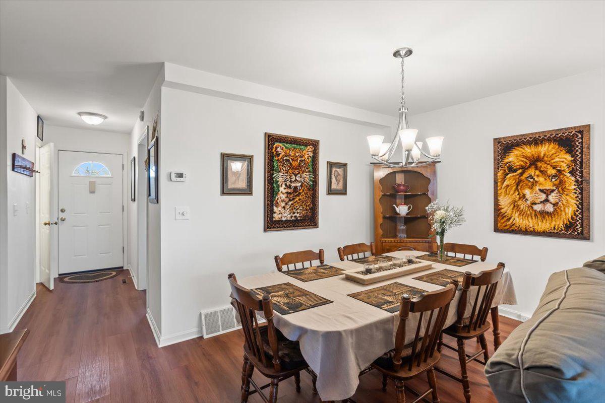 CARLTON SQUARE - Residential