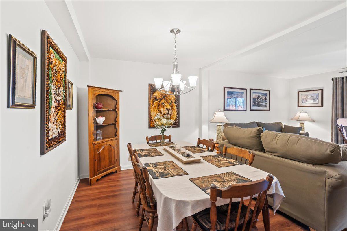 CARLTON SQUARE - Residential