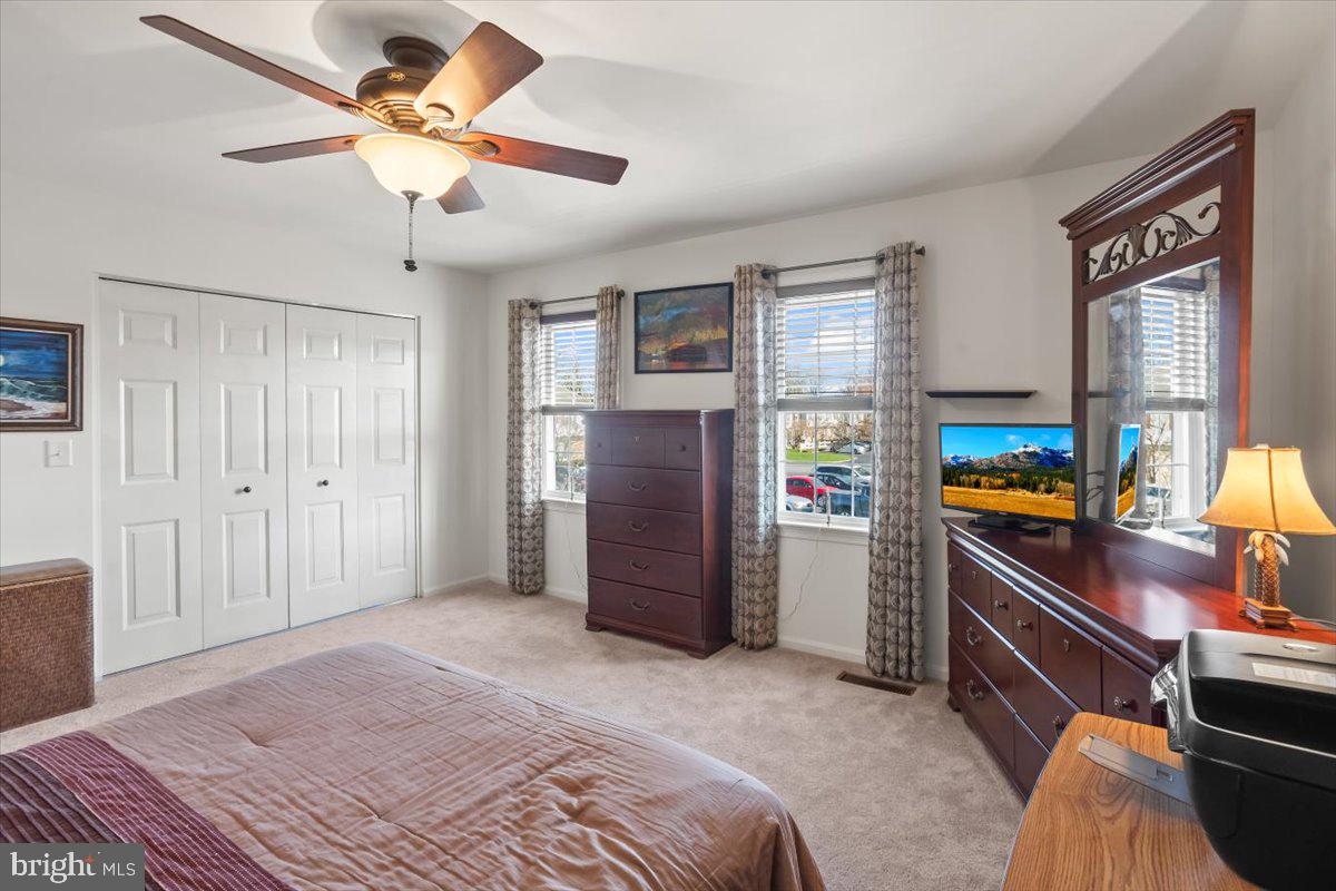 CARLTON SQUARE - Residential