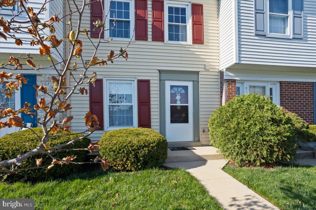 CARLTON SQUARE - Residential