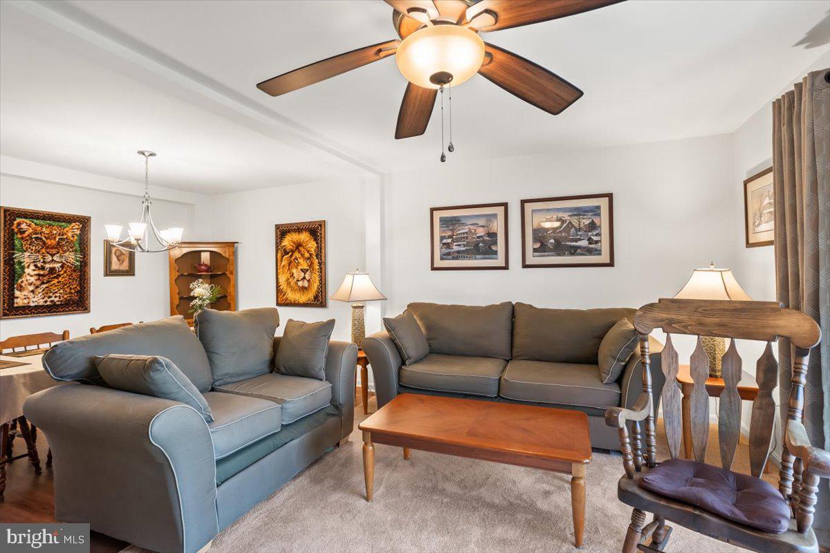 CARLTON SQUARE - Residential