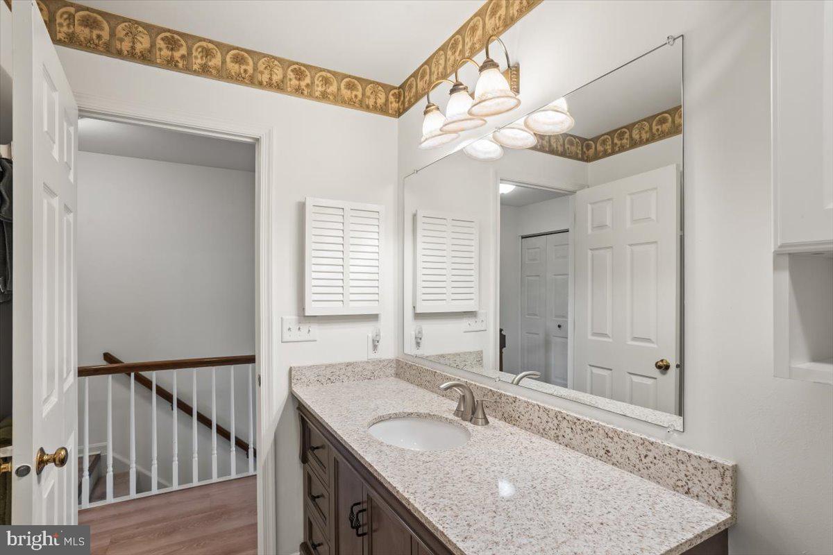 CARLTON SQUARE - Residential