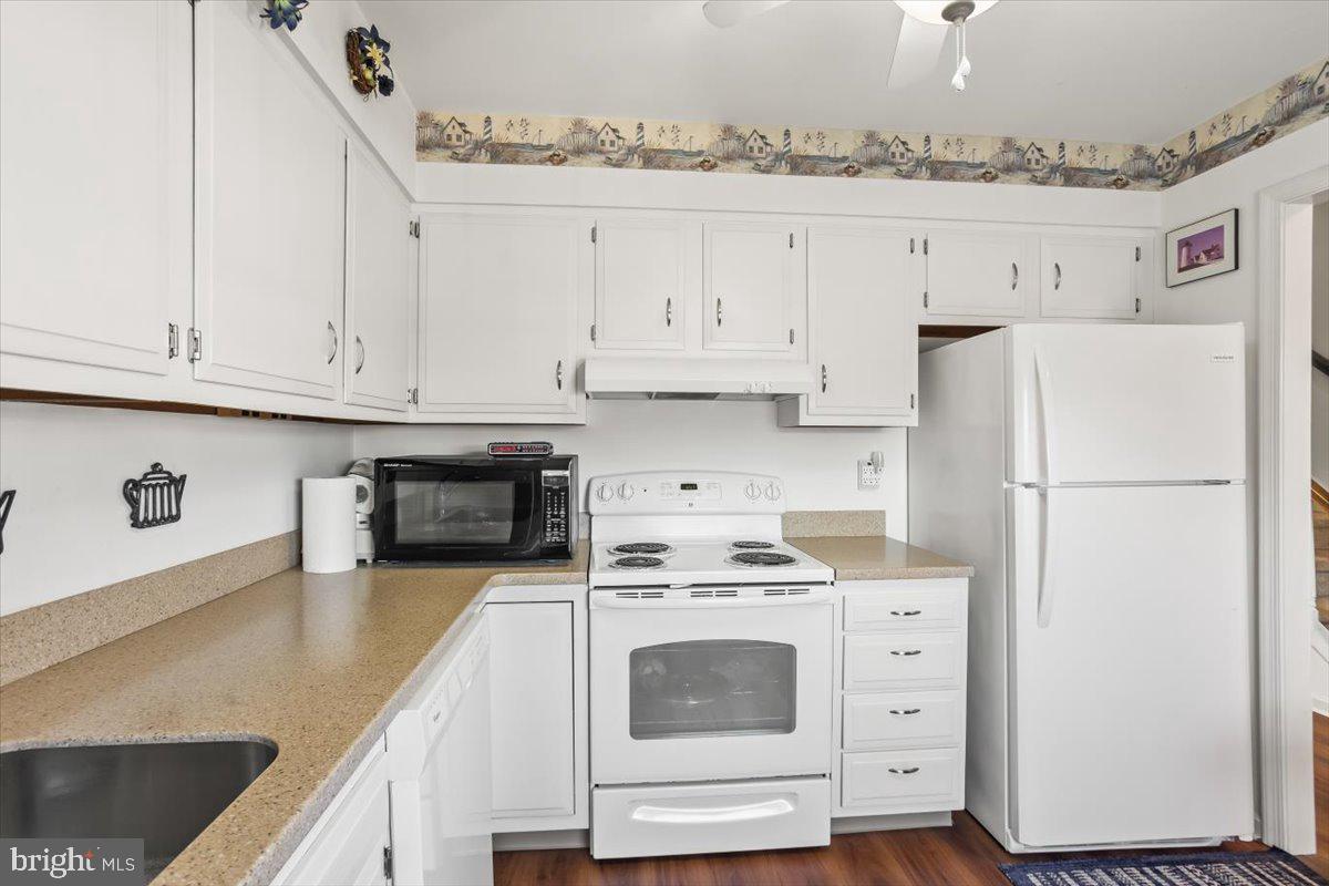 CARLTON SQUARE - Residential