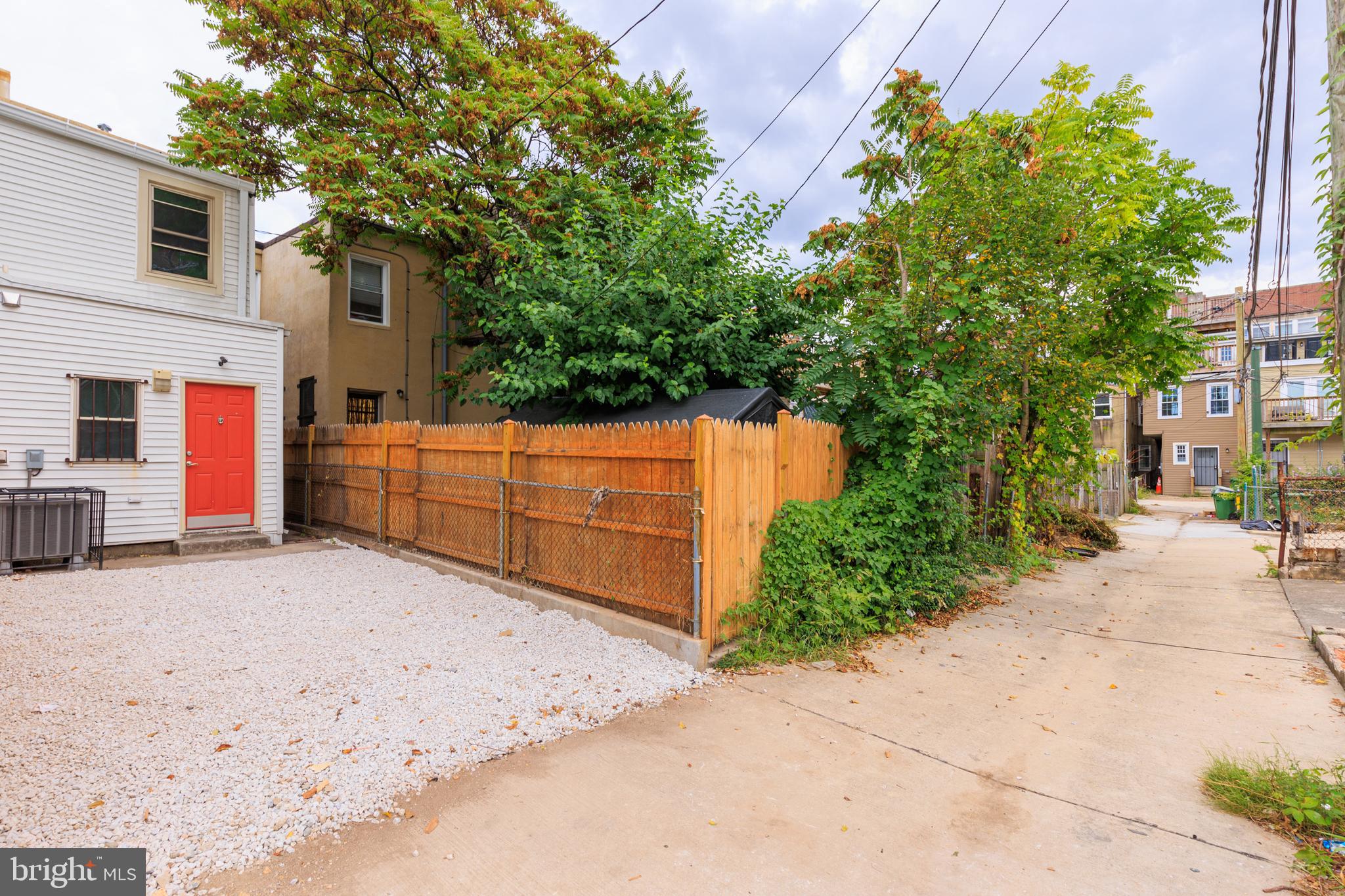 BUTCHER'S HILL - Residential