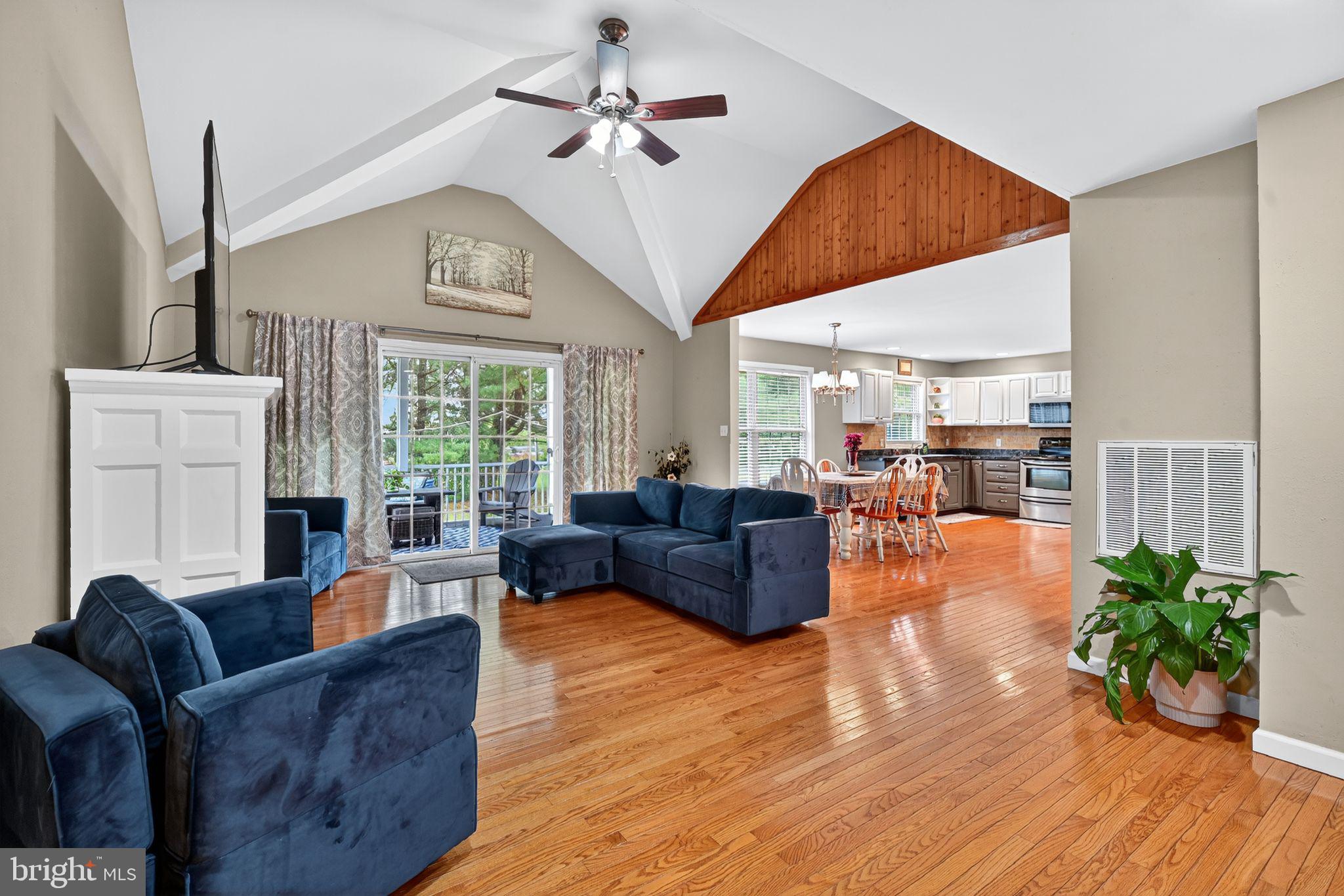 912 LITTLE BROOKE LANE