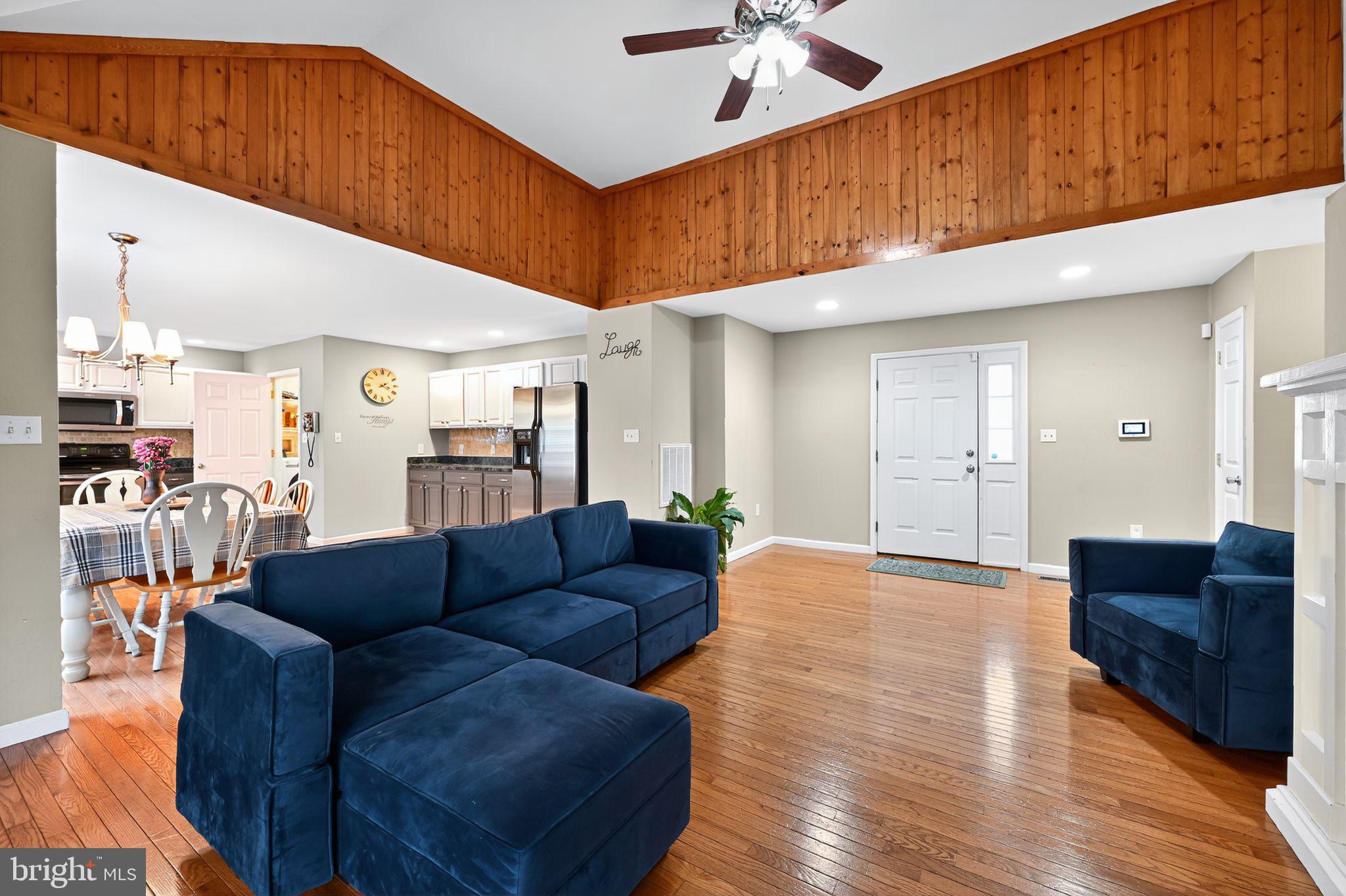 912 LITTLE BROOKE LANE