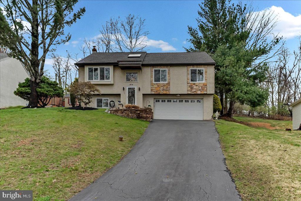 Photo of 474 Ridge Lane, SPRINGFIELD, PA 19064 (MLS # PADE2111850)