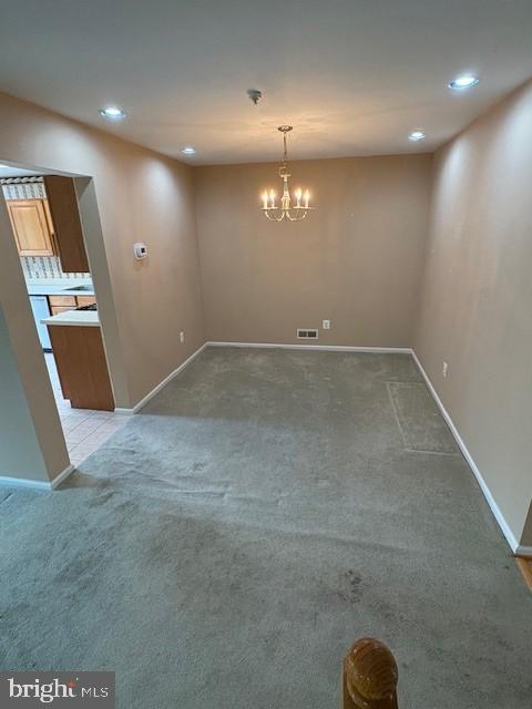 DEER RUN COURTS - Residential