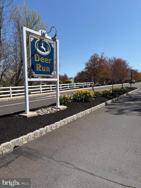 DEER RUN COURTS - Residential