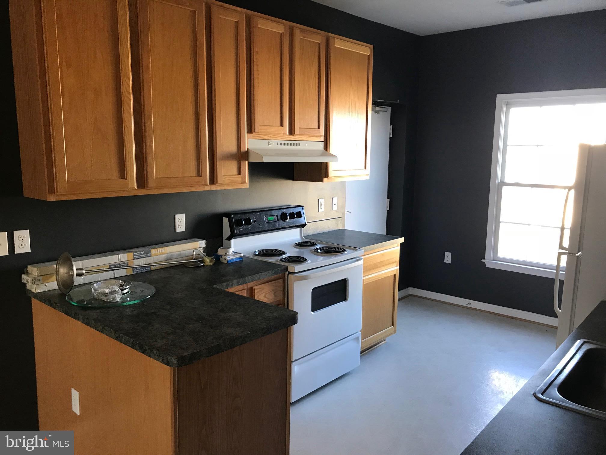 LAKELANDS - Residential Lease