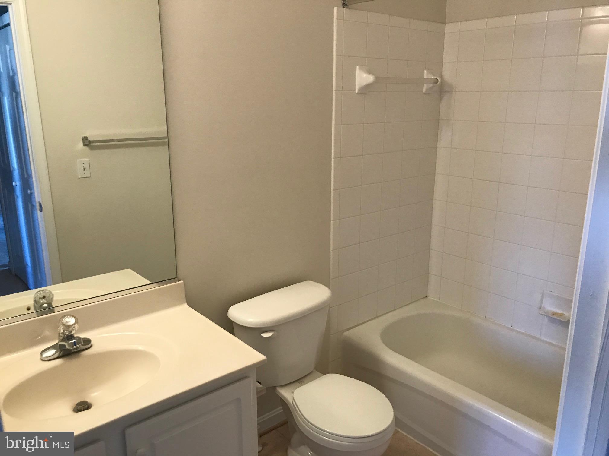 LAKELANDS - Residential Lease