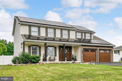 Photo of 803 Pinewood Drive, POTTSVILLE, PA 17901 (MLS # PASK2027928)