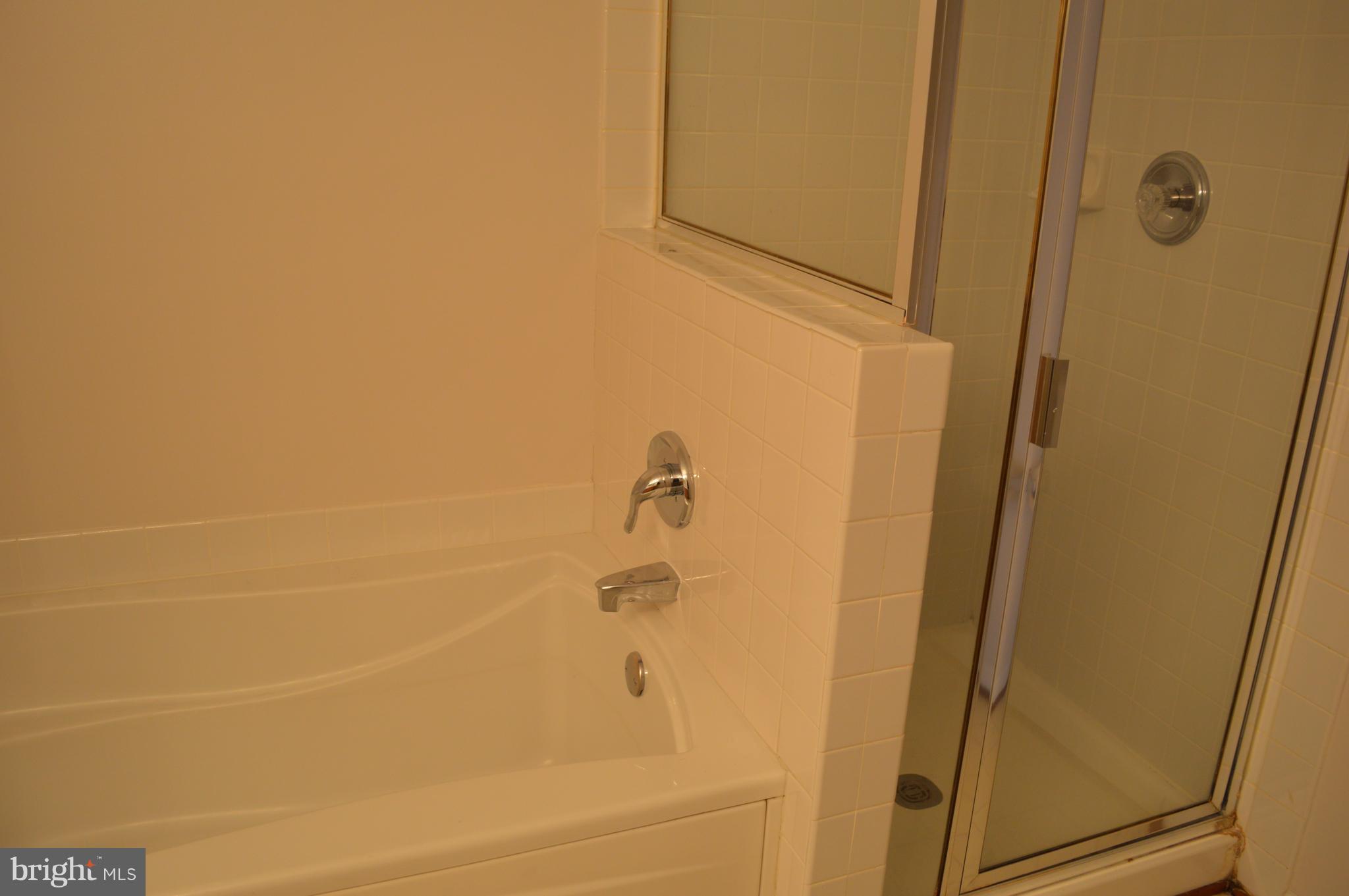 SUMMERS GROVE - Residential Lease