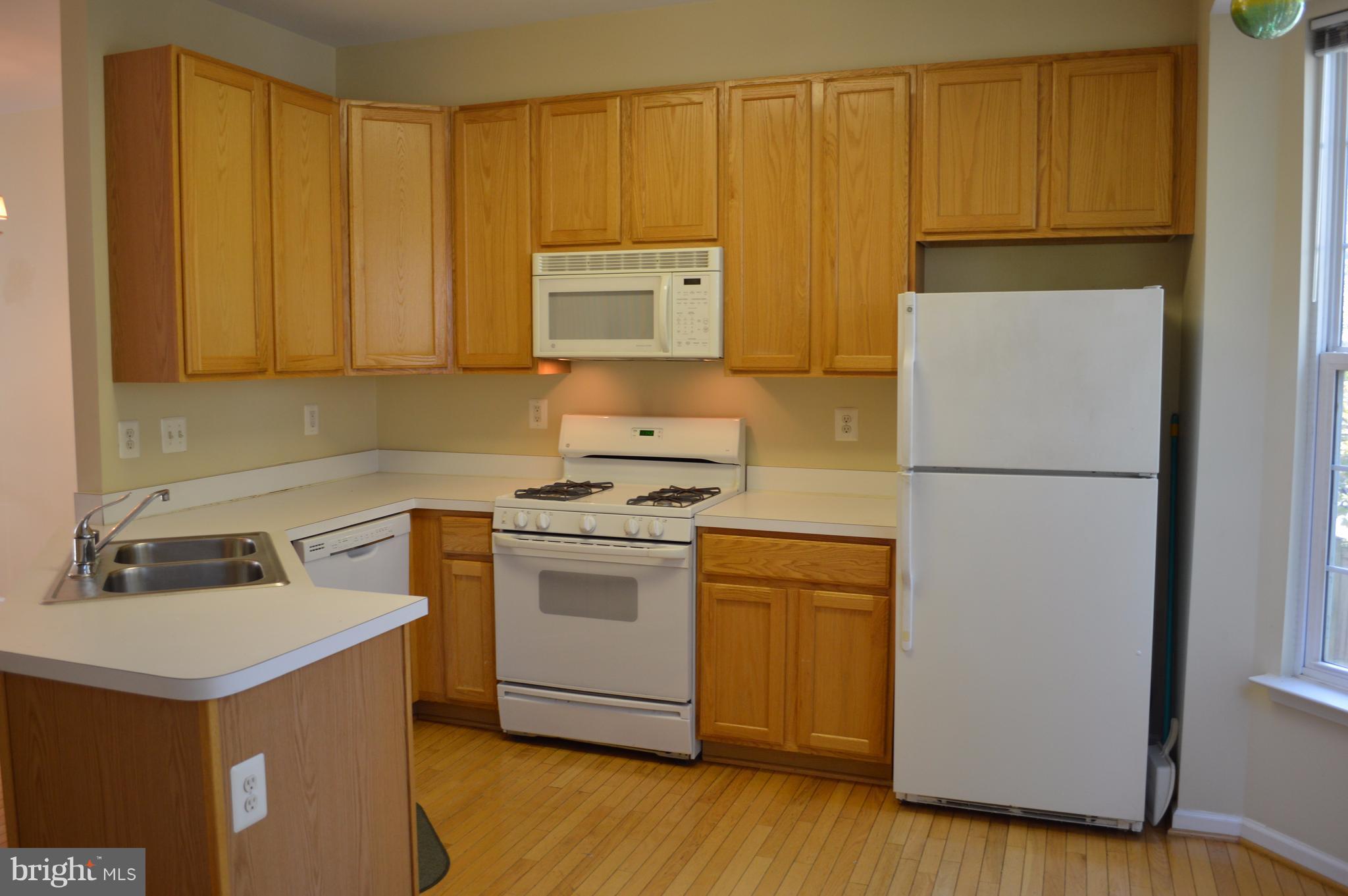 SUMMERS GROVE - Residential Lease