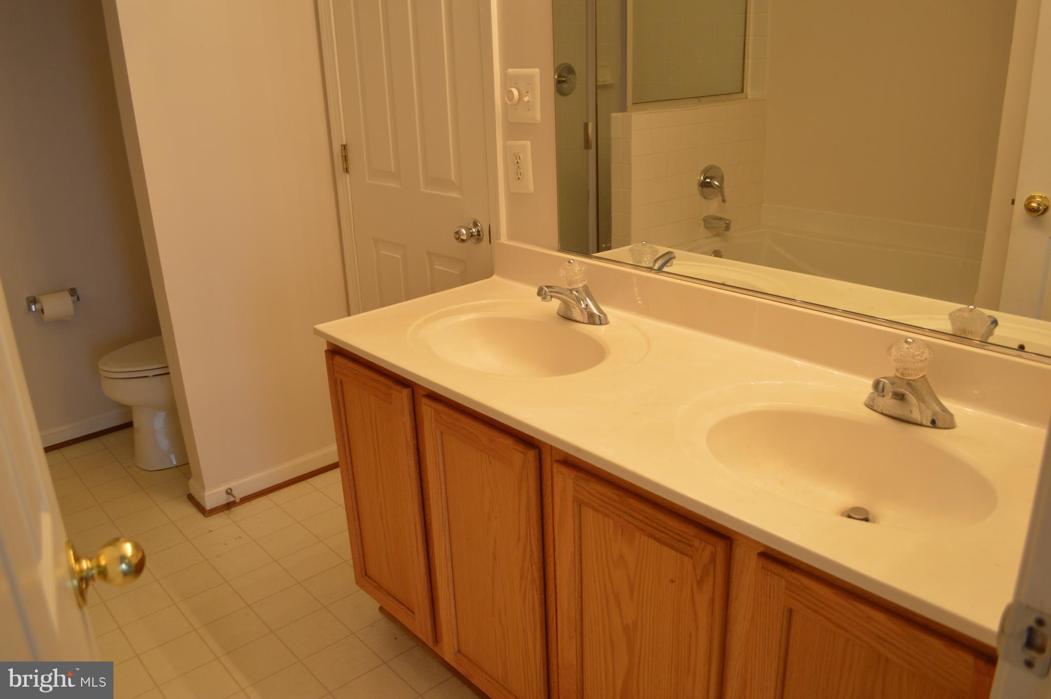 SUMMERS GROVE - Residential Lease