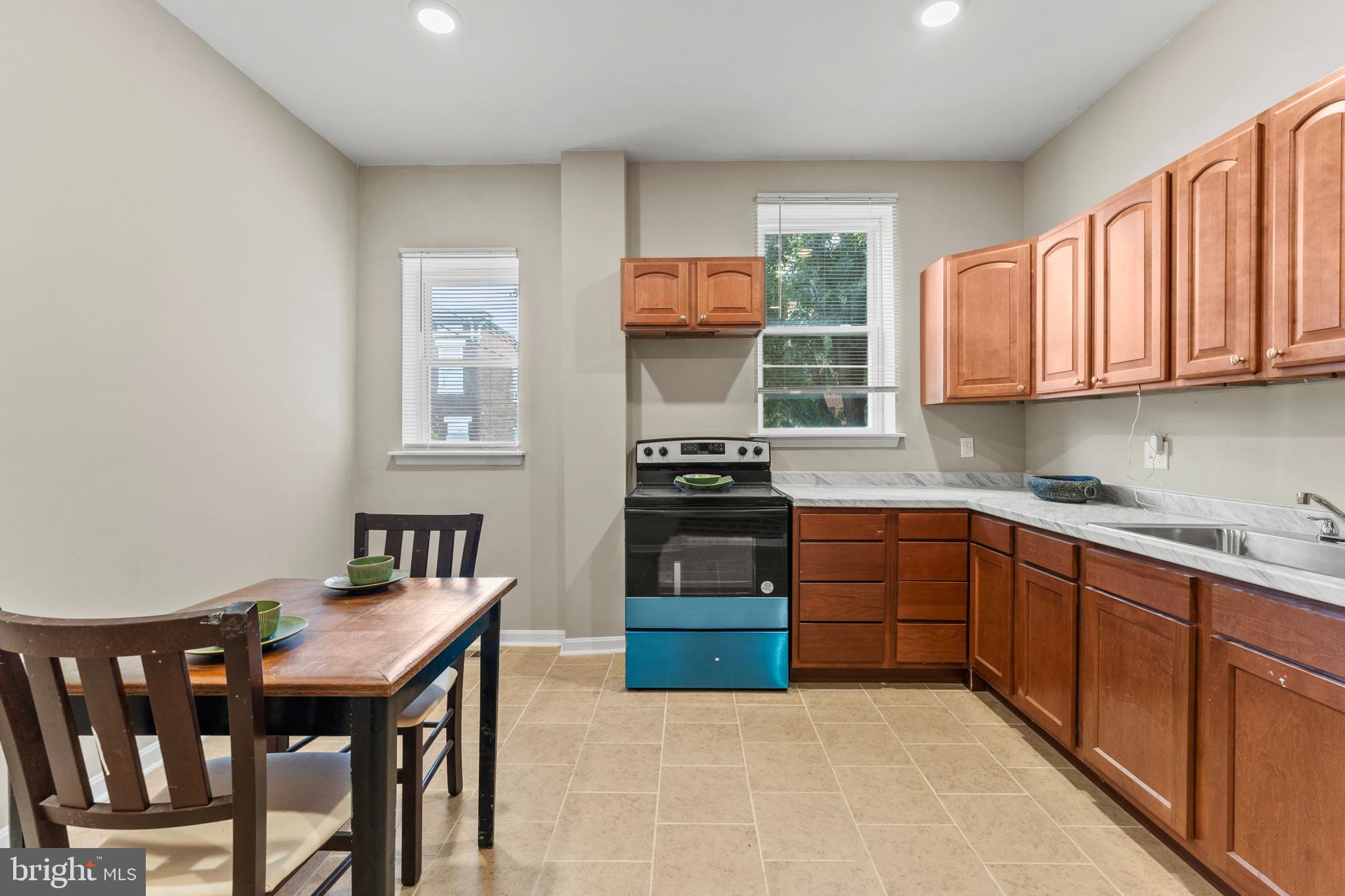 MCELDERRY PARK - Residential Income