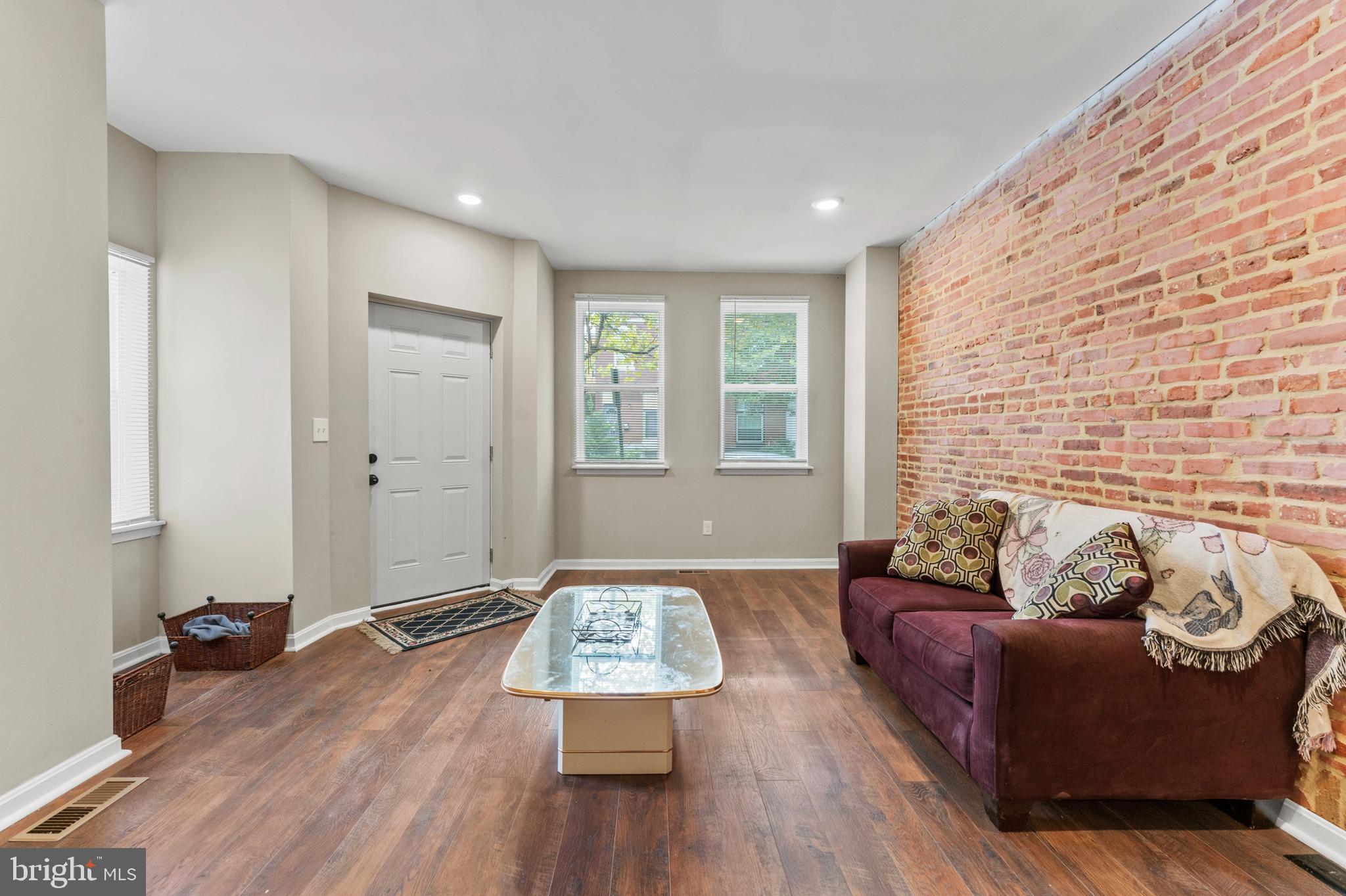 446 N LINWOOD AVENUE