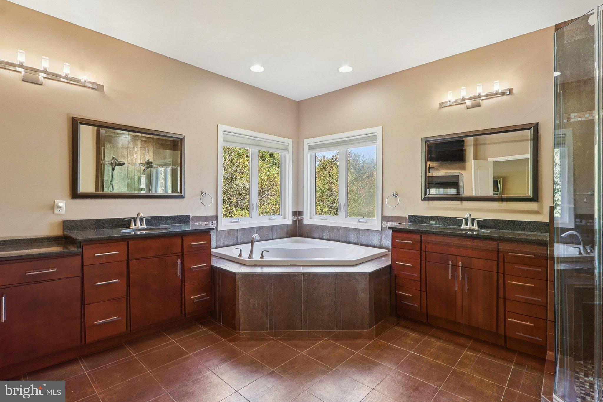 WOODMORE-RESUB-PLAT 5> - Residential