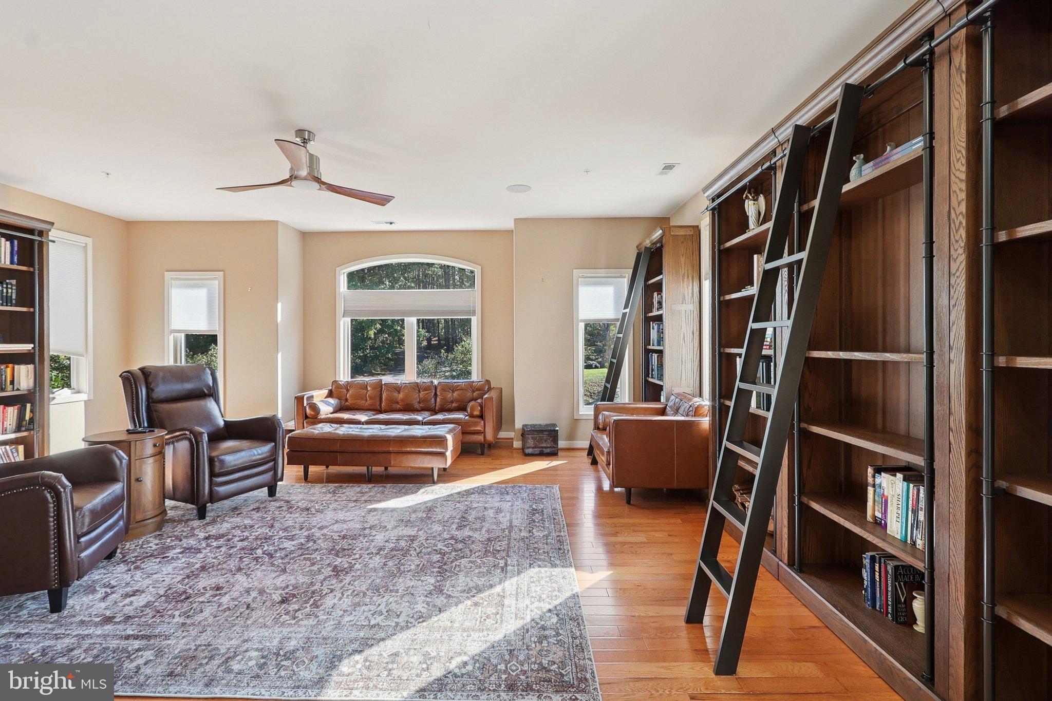 WOODMORE-RESUB-PLAT 5> - Residential