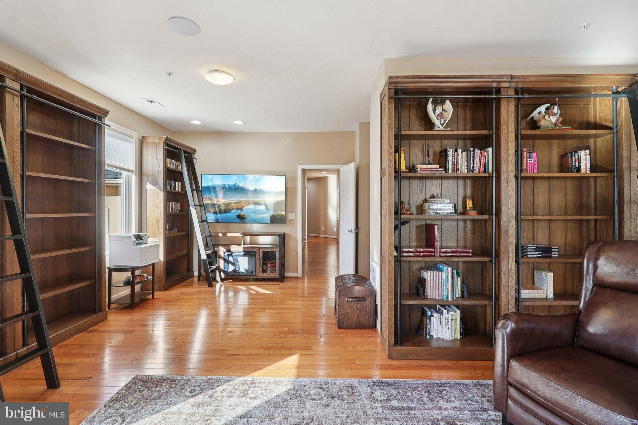 WOODMORE-RESUB-PLAT 5> - Residential