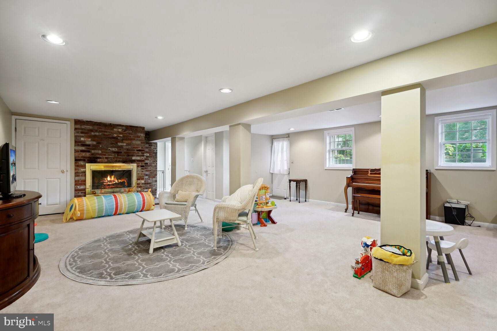 COLESVILLE PARK - Residential Lease