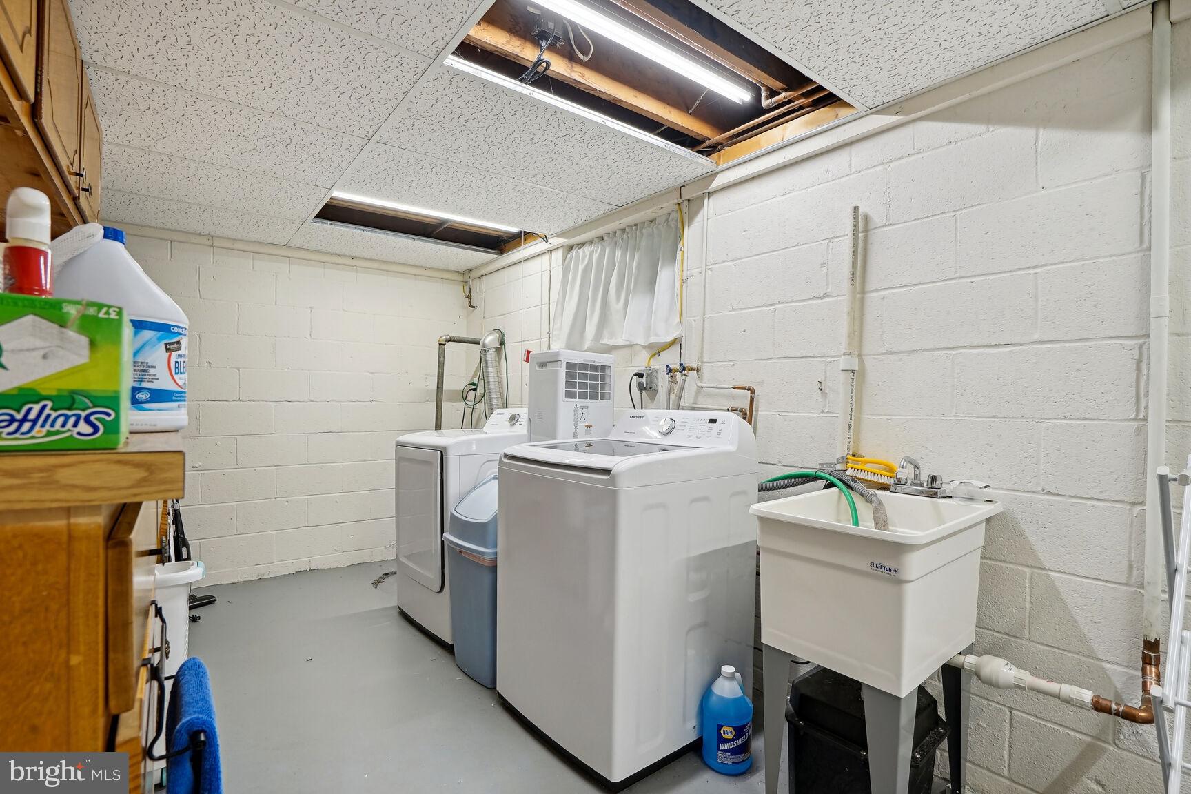 COLESVILLE PARK - Residential Lease