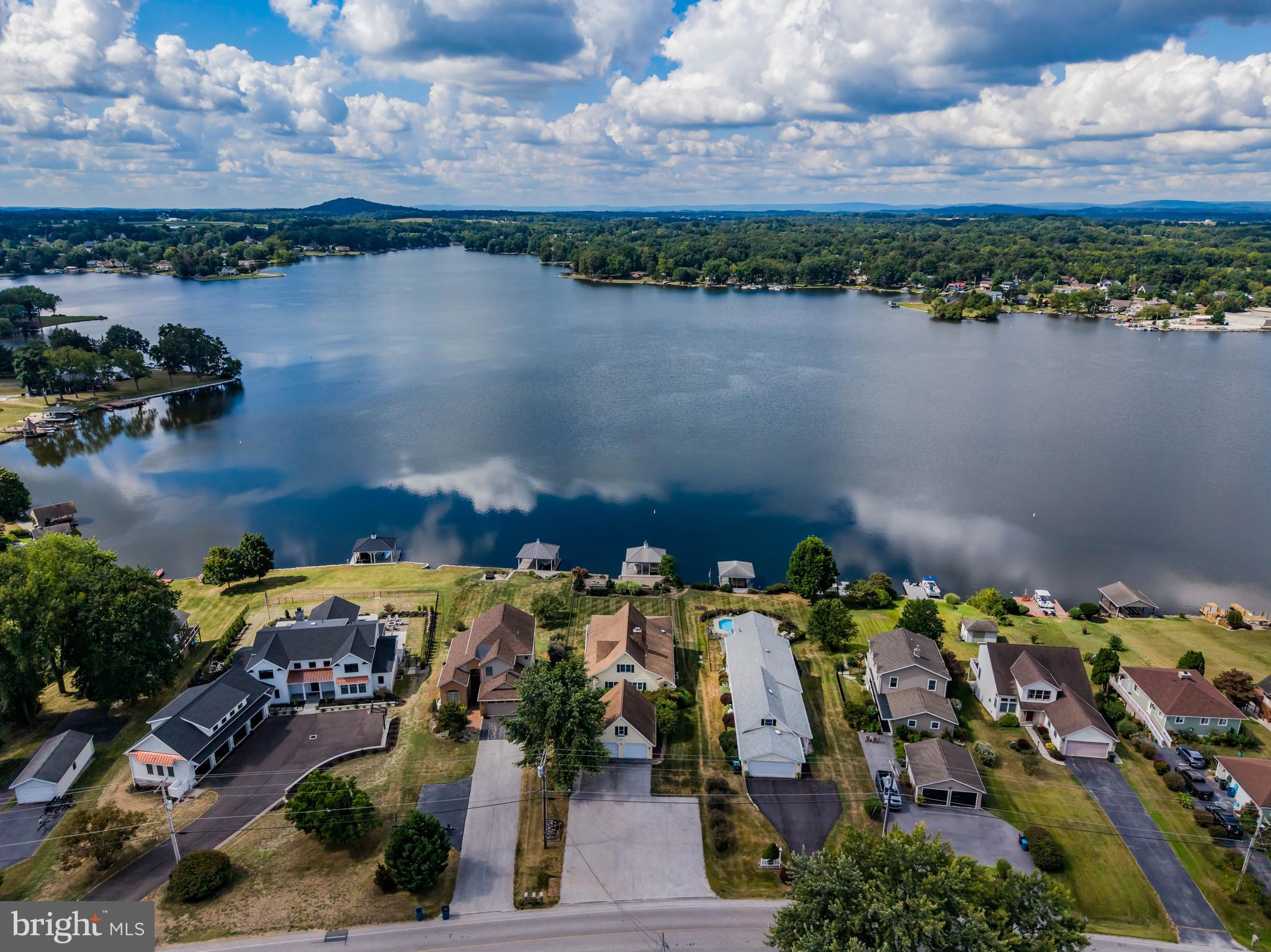 LAKE MEADE - Residential