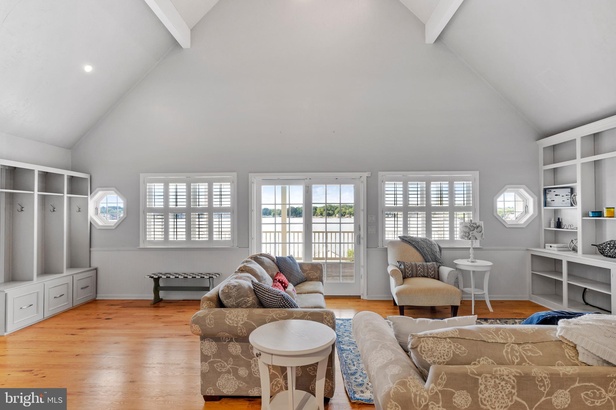 LAKE MEADE - Residential