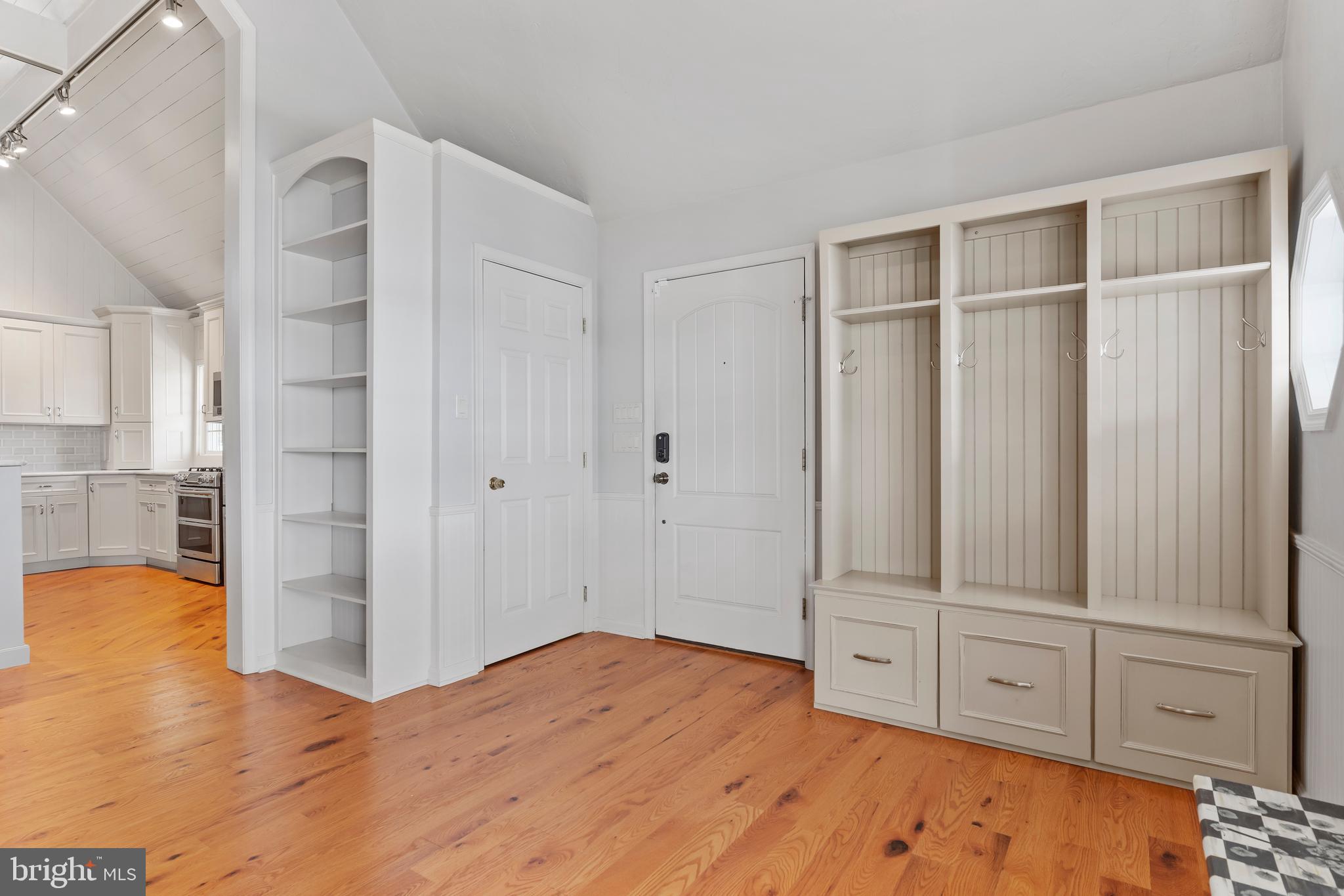 LAKE MEADE - Residential