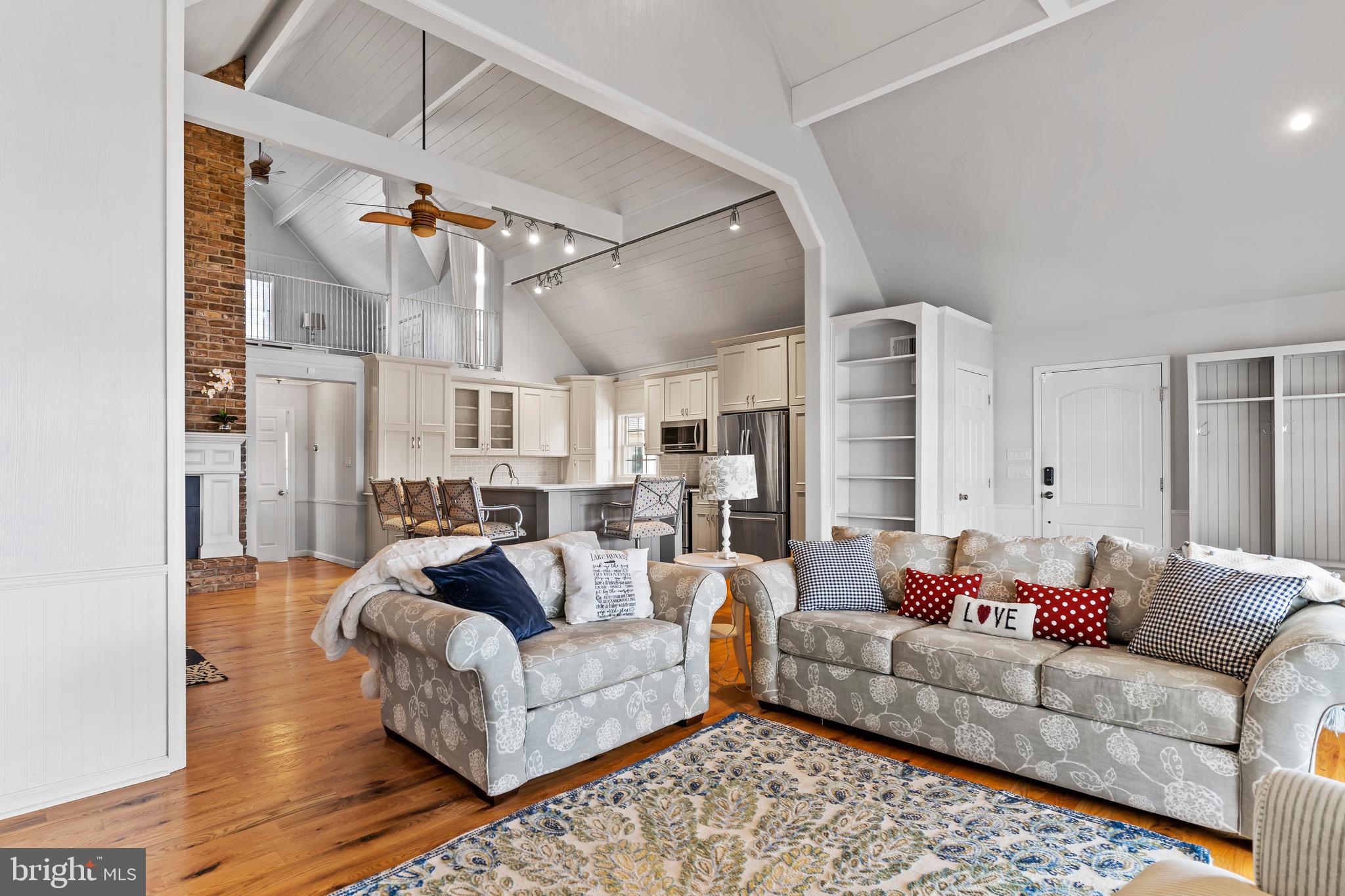 LAKE MEADE - Residential