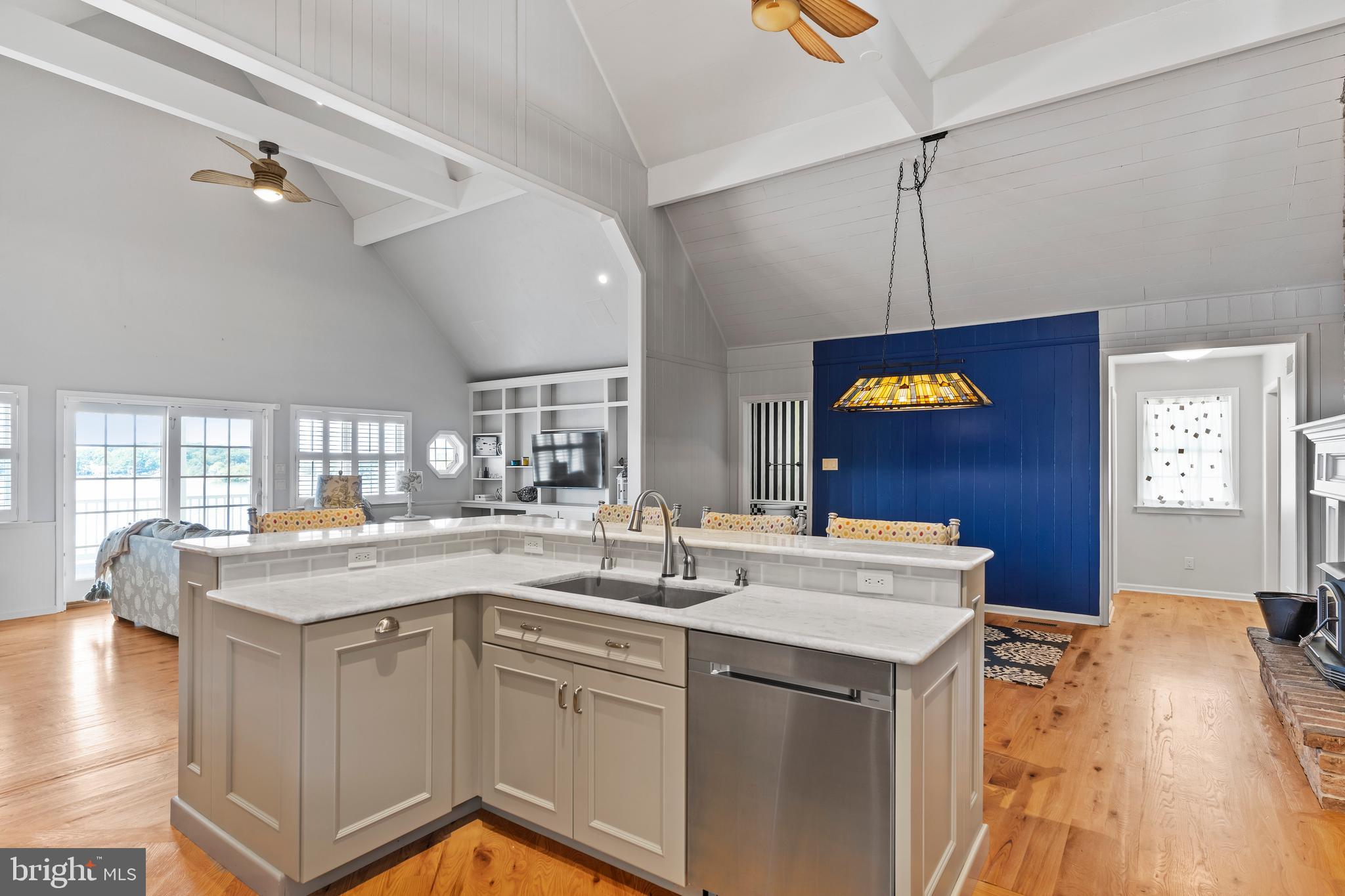 LAKE MEADE - Residential