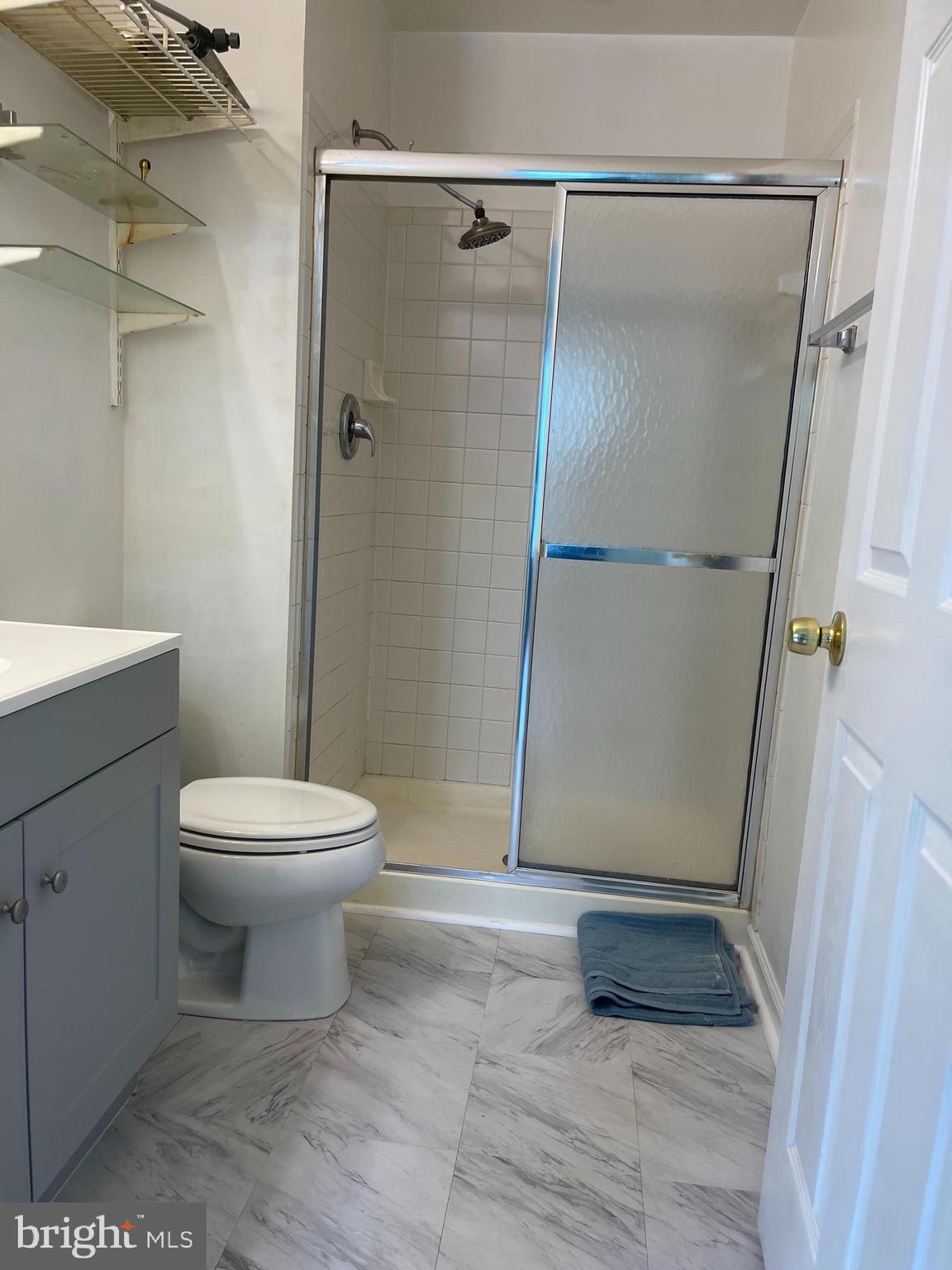 ASHBURN FARM - Residential Lease