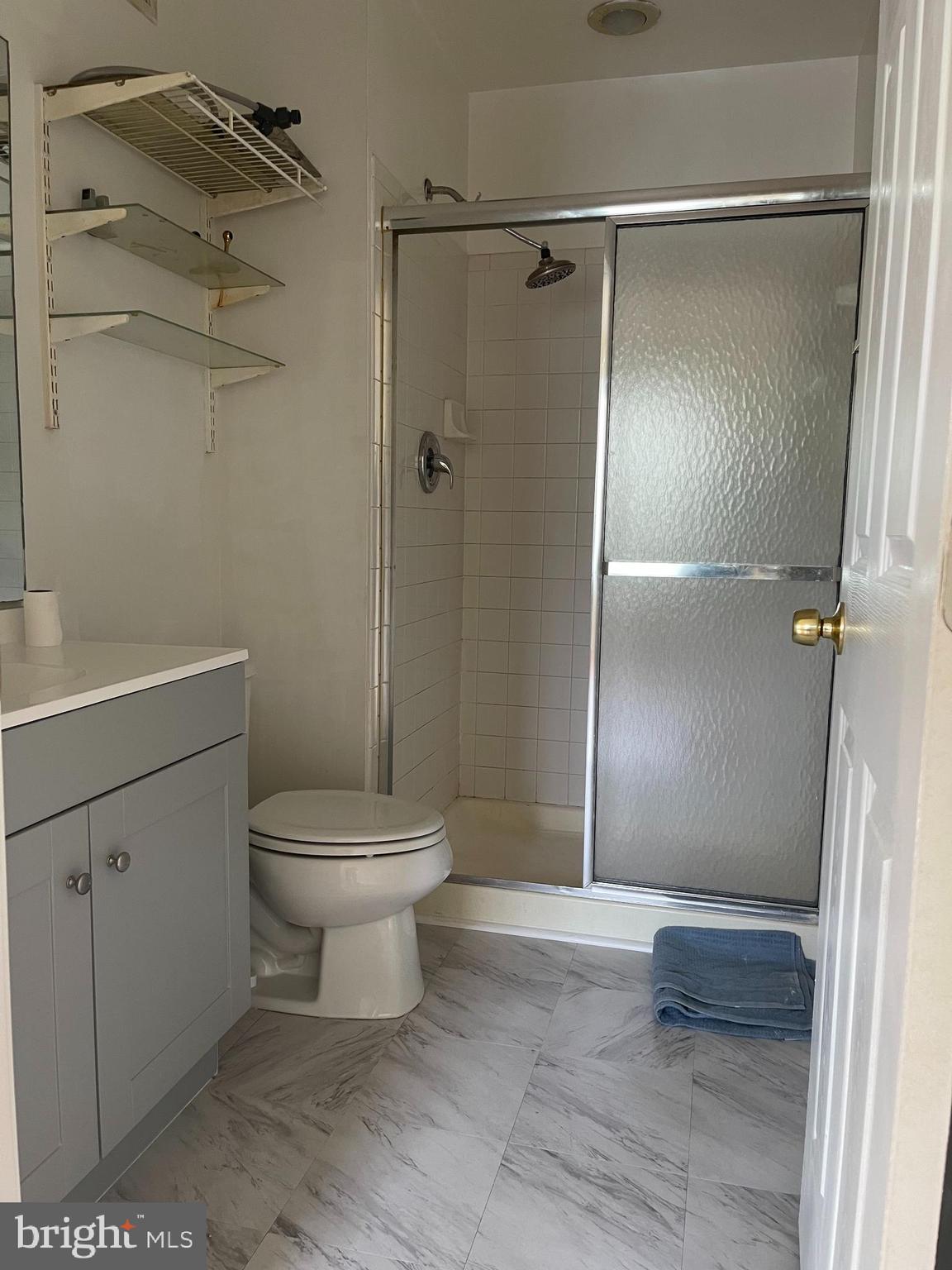 ASHBURN FARM - Residential Lease