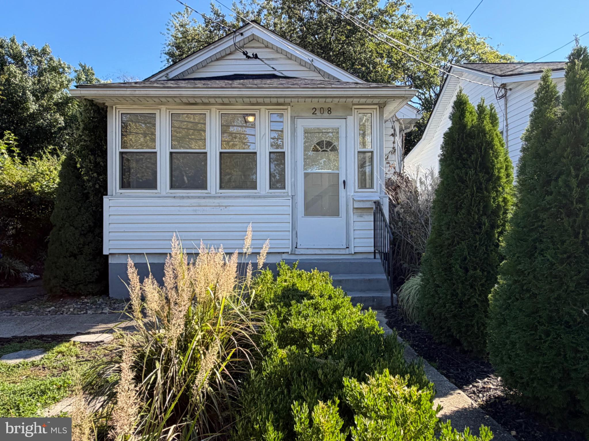 208 ADMIRAL DRIVE