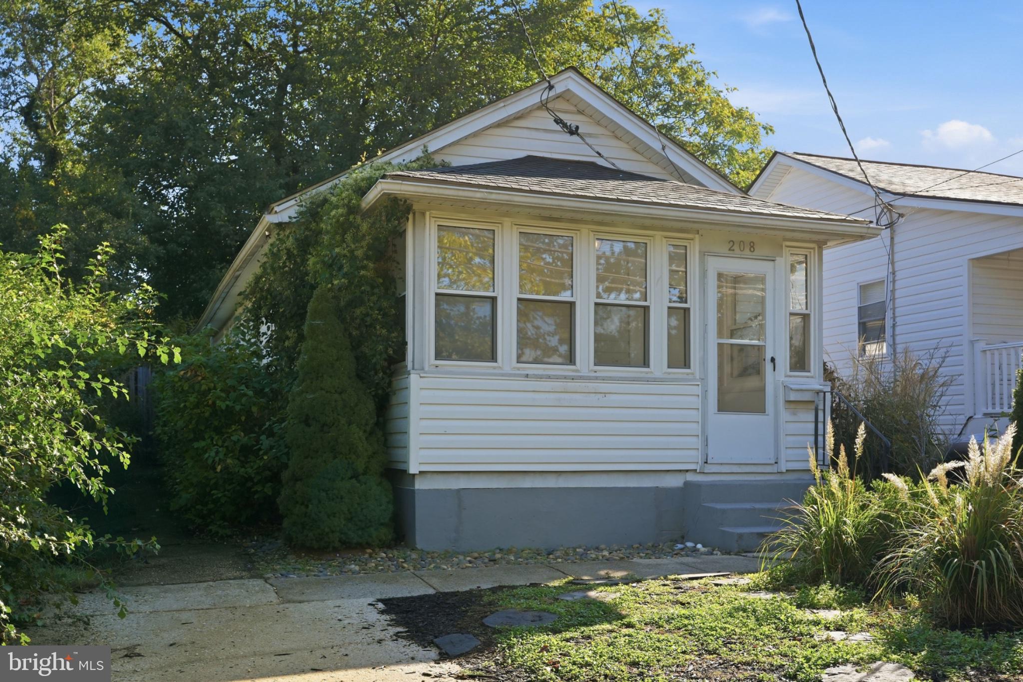 208 ADMIRAL DRIVE