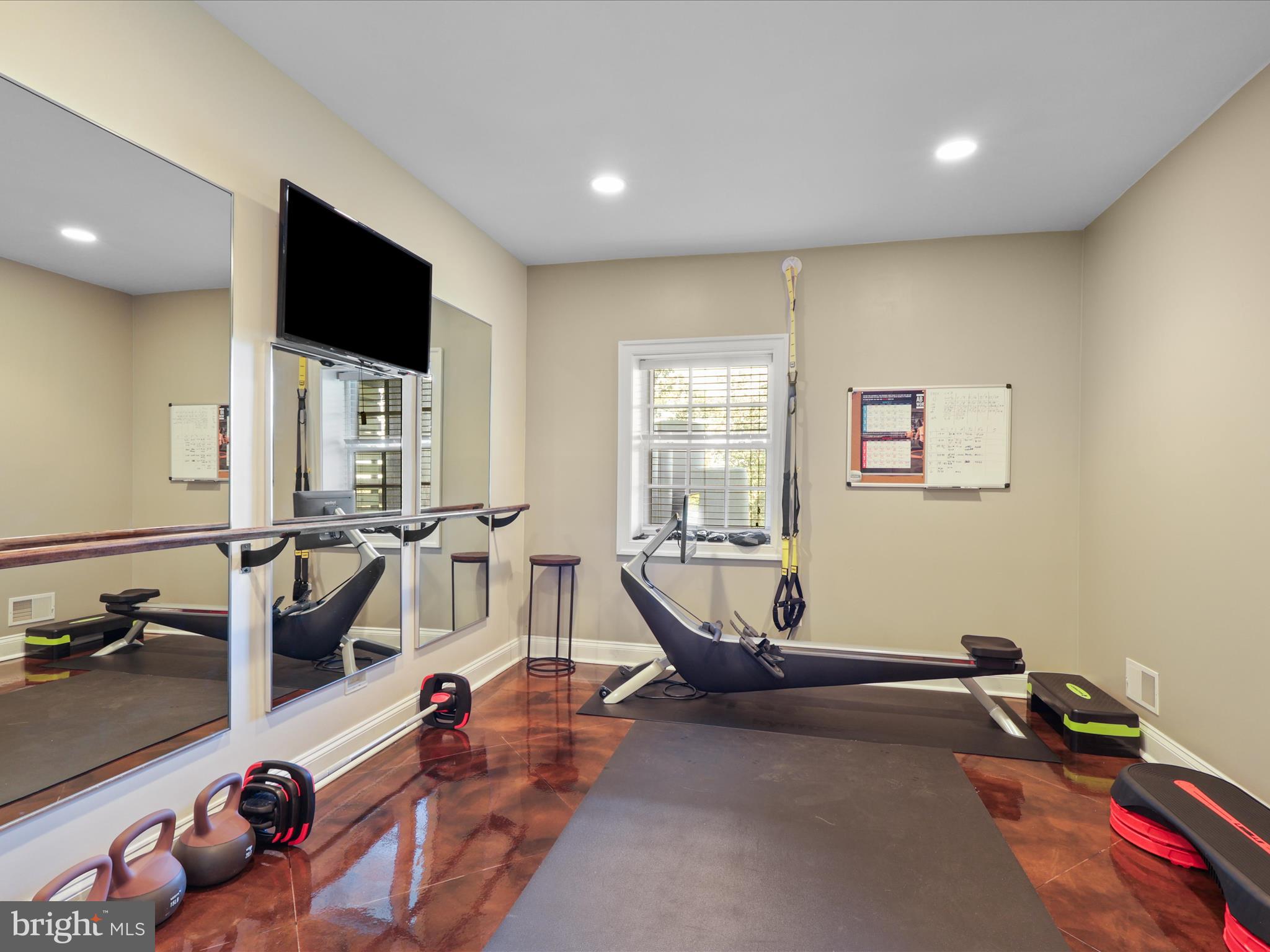 THUNDER OAK - Residential