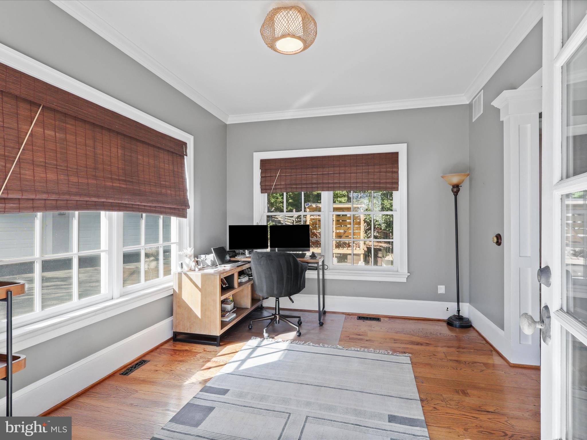 THUNDER OAK - Residential