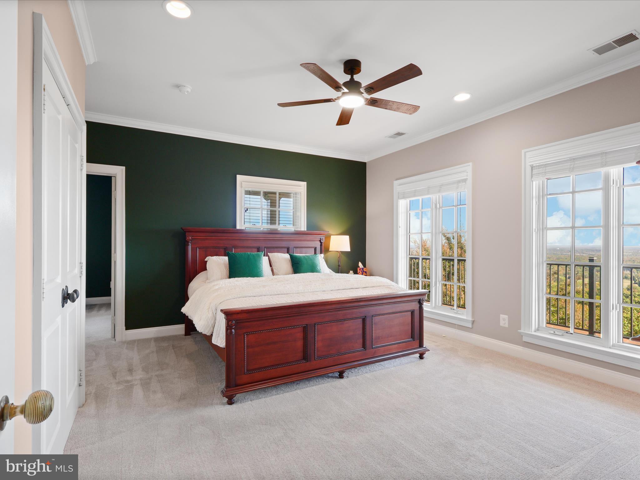 THUNDER OAK - Residential