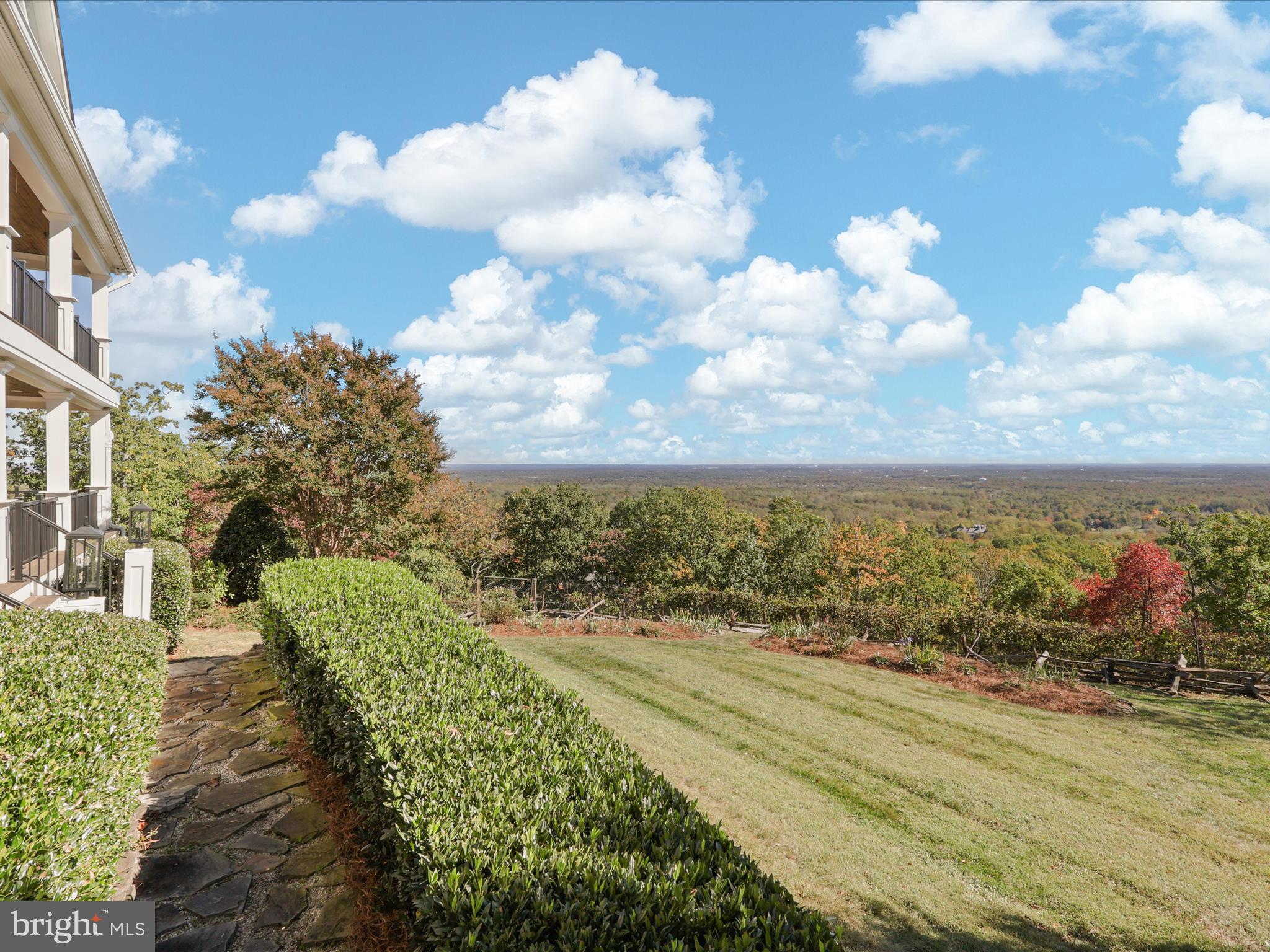 THUNDER OAK - Residential