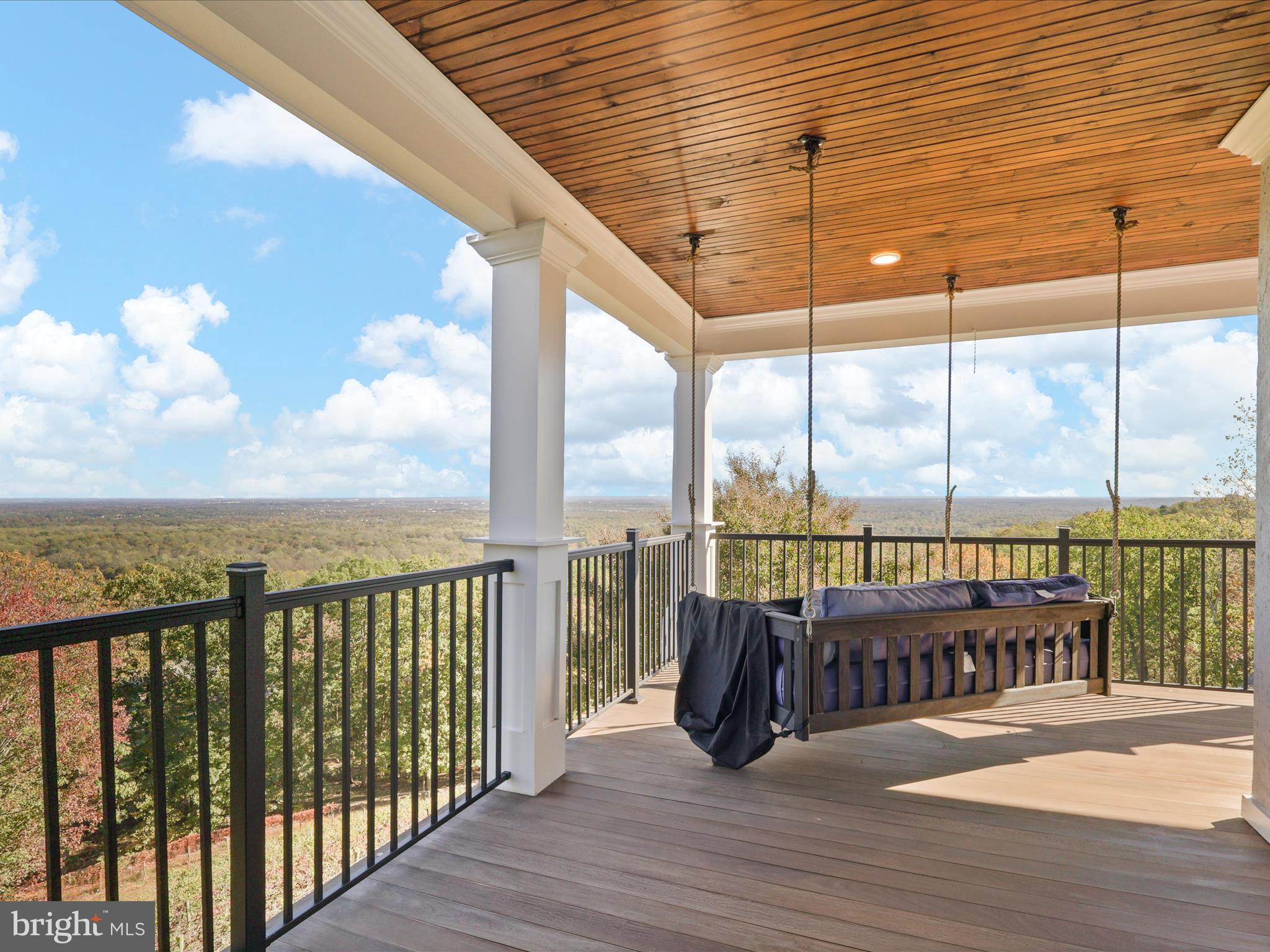 THUNDER OAK - Residential