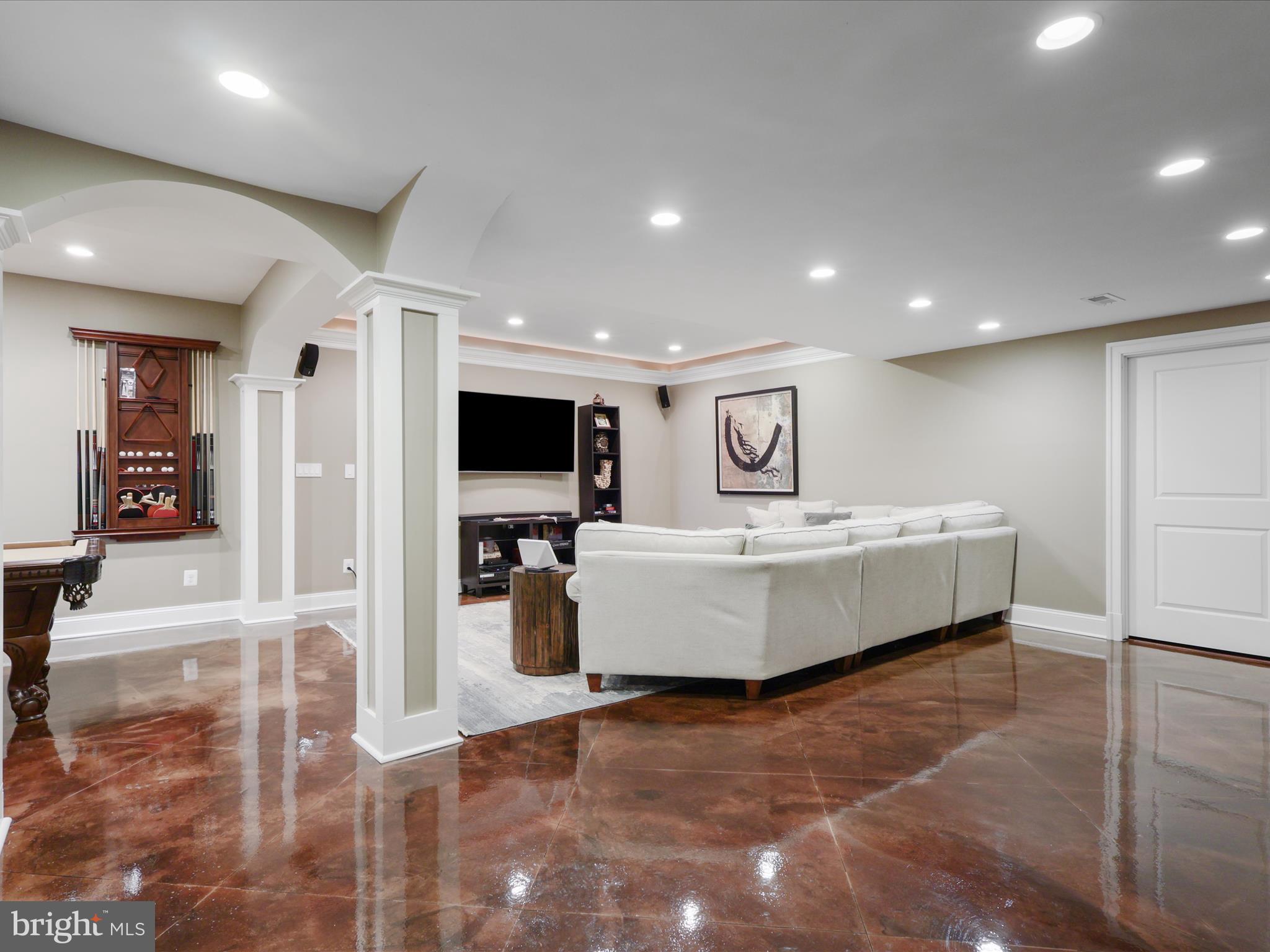 THUNDER OAK - Residential