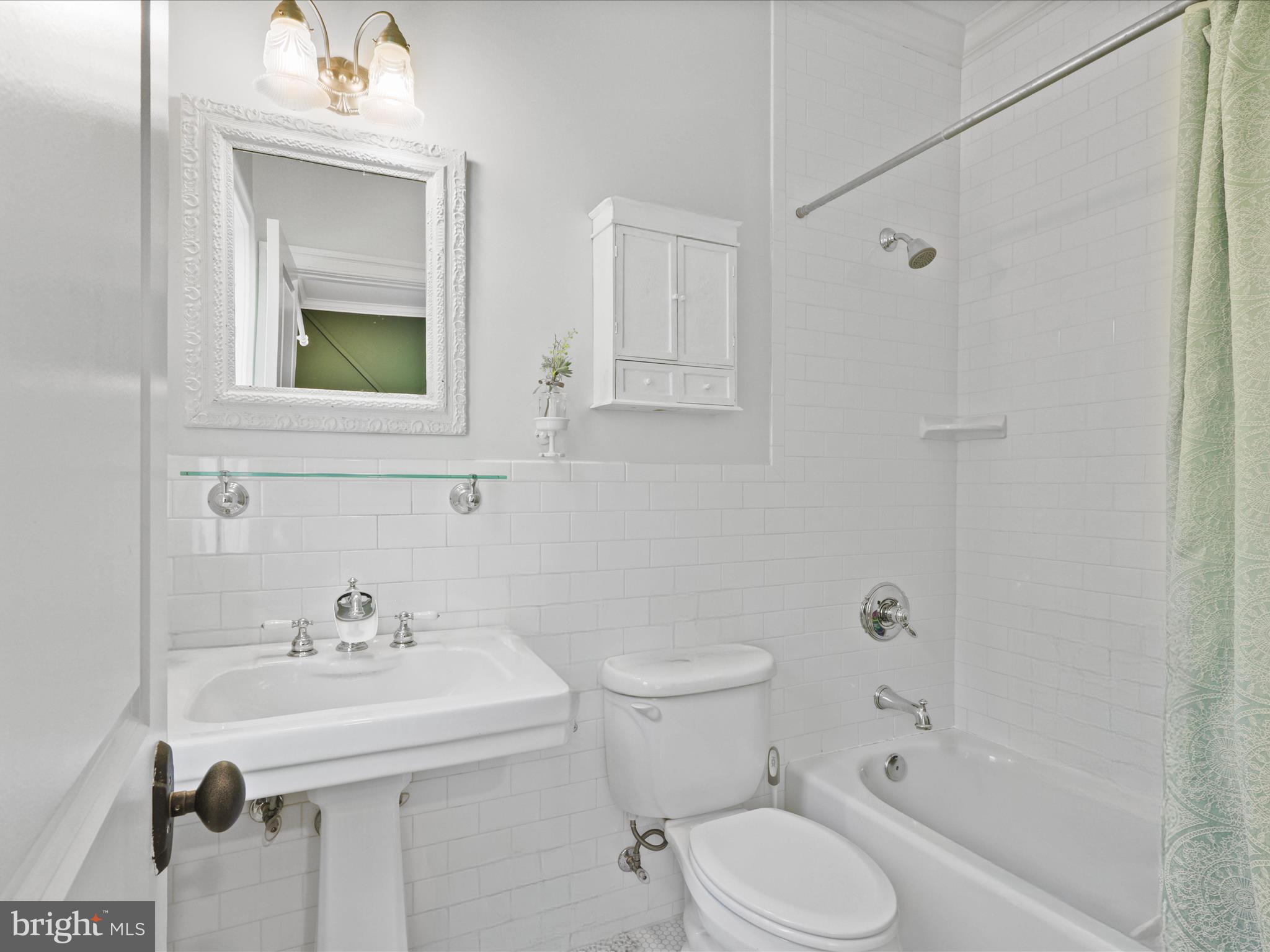 THUNDER OAK - Residential