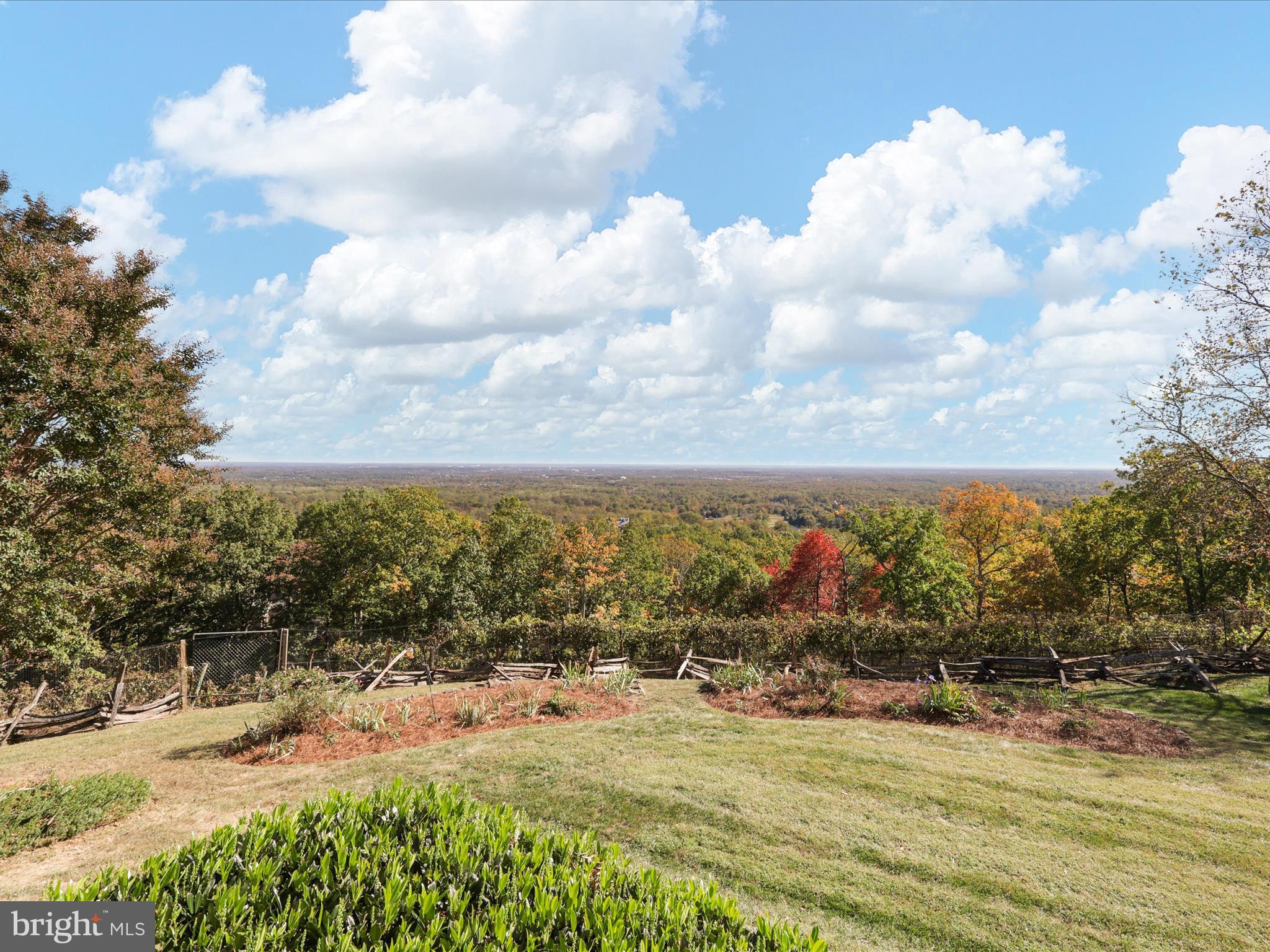 THUNDER OAK - Residential