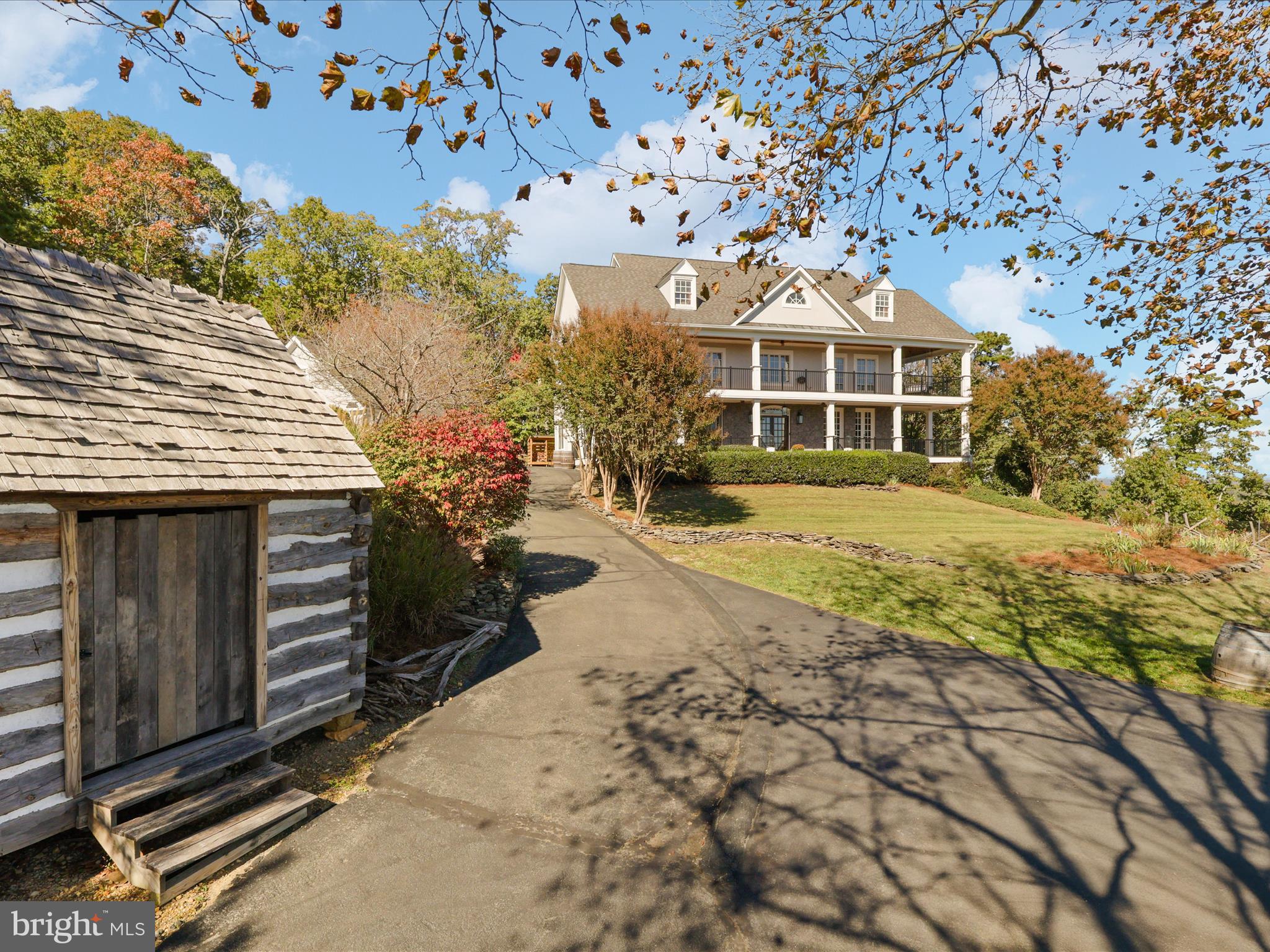 THUNDER OAK - Residential