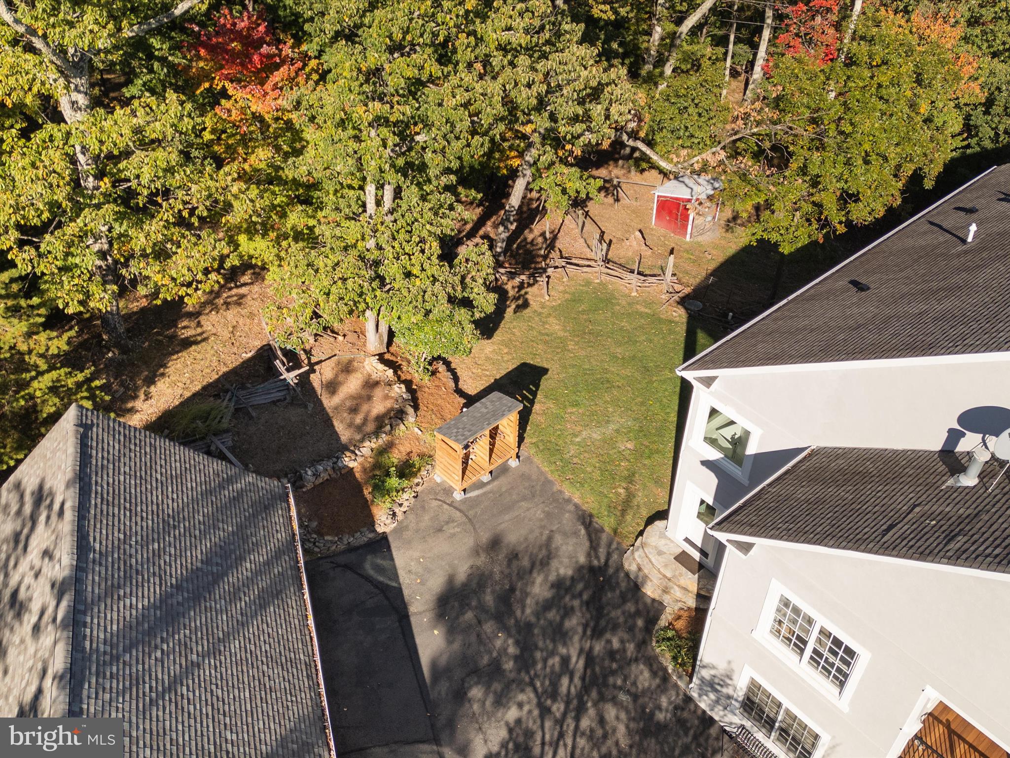 THUNDER OAK - Residential