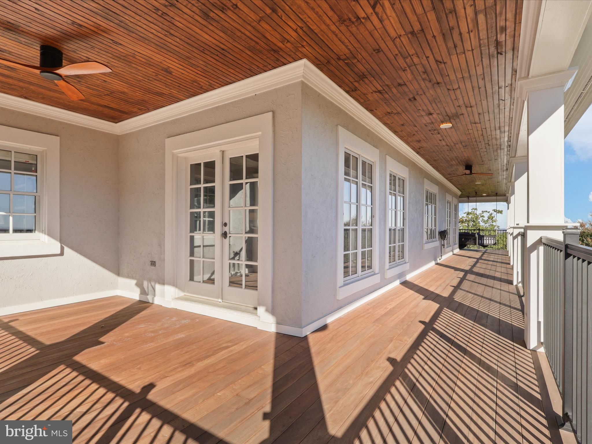 THUNDER OAK - Residential