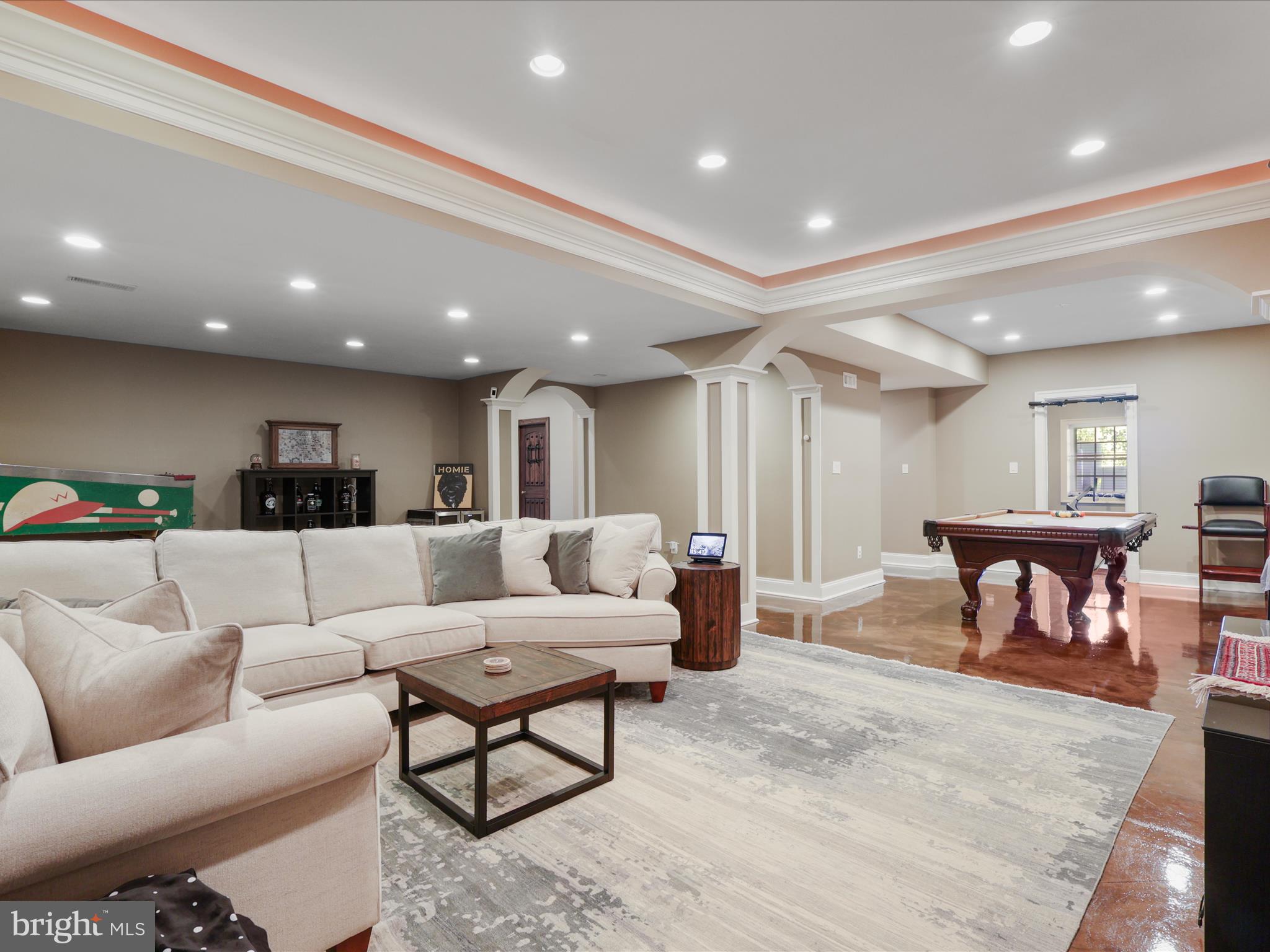 THUNDER OAK - Residential